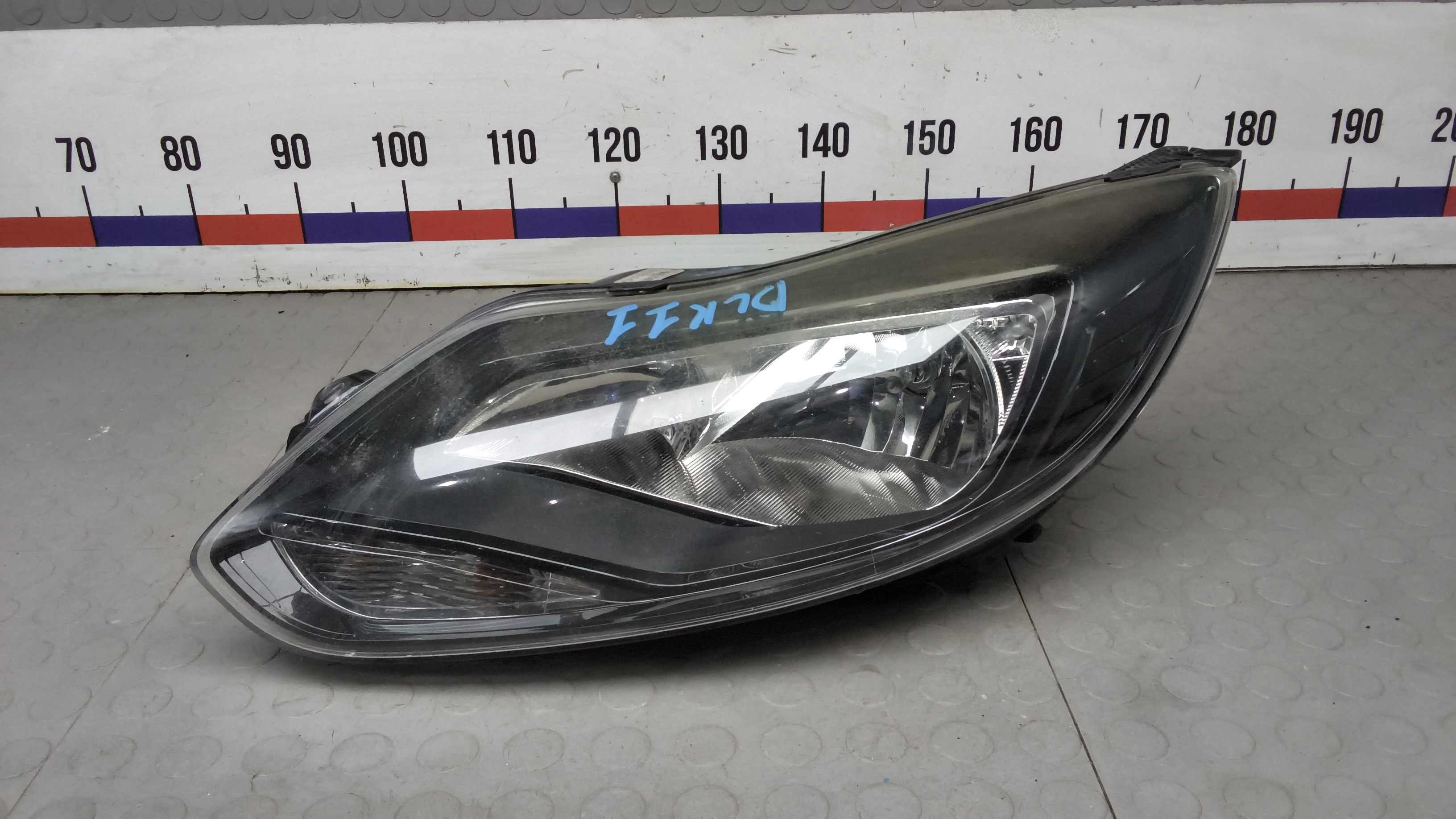 Фара левая Ford Focus 3