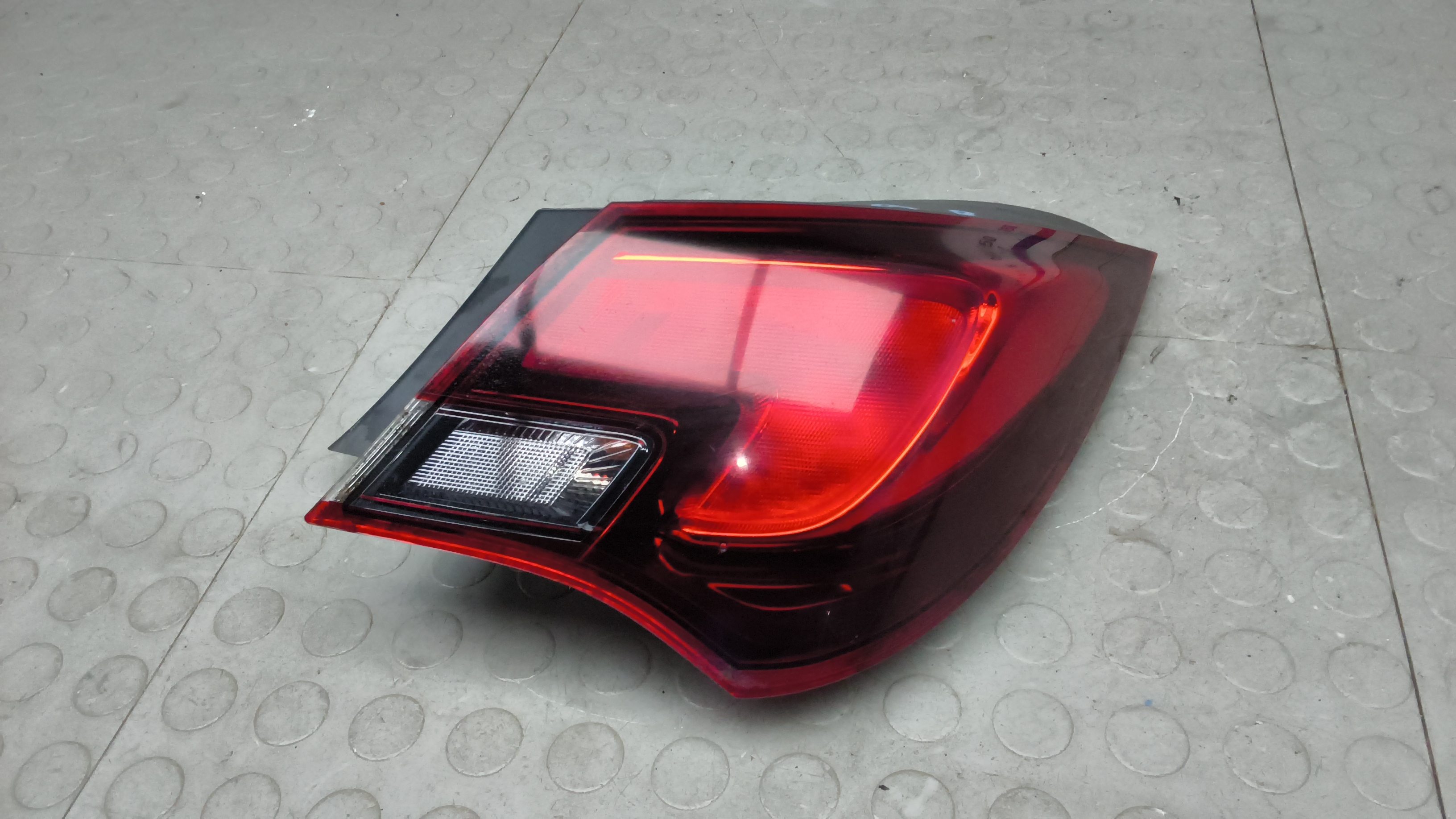 Фонарь задний правый Opel Astra GTC