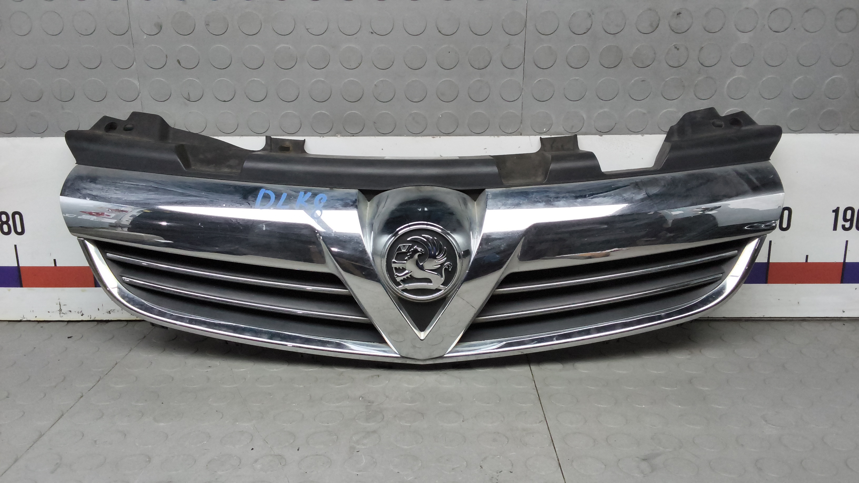 Решетка радиатора Opel Zafira B