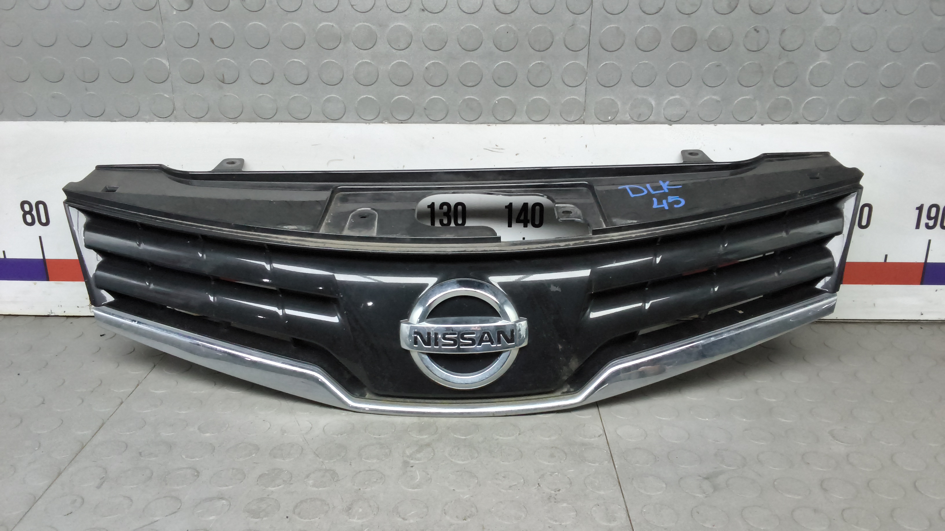 Решетка радиатора Nissan Note E11