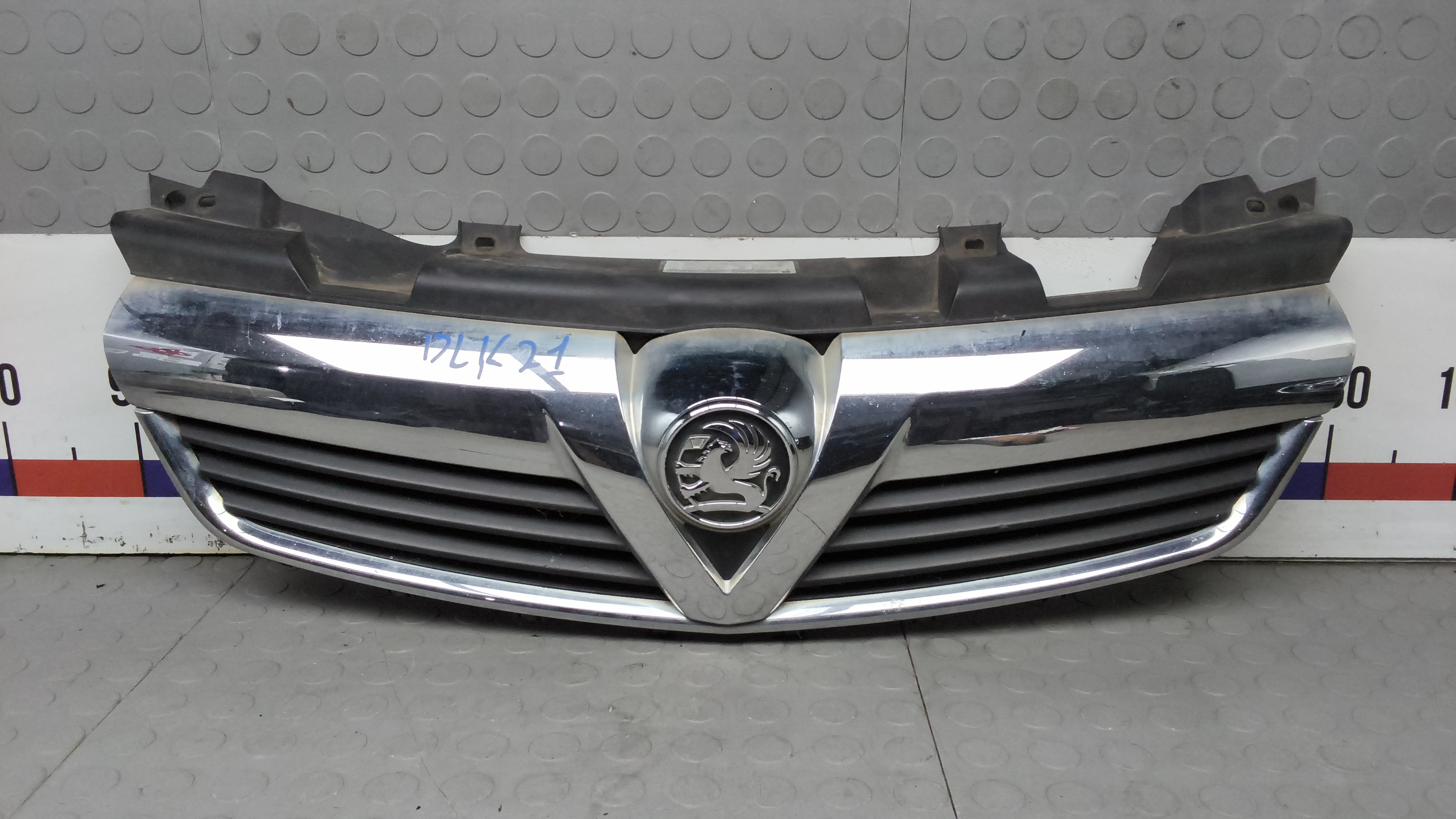 Решетка радиатора Opel Zafira B