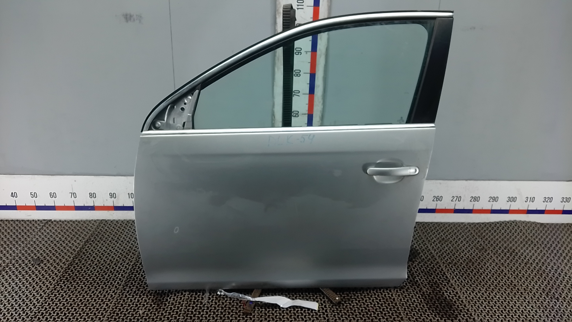 Дверь передняя левая Volkswagen Jetta 5