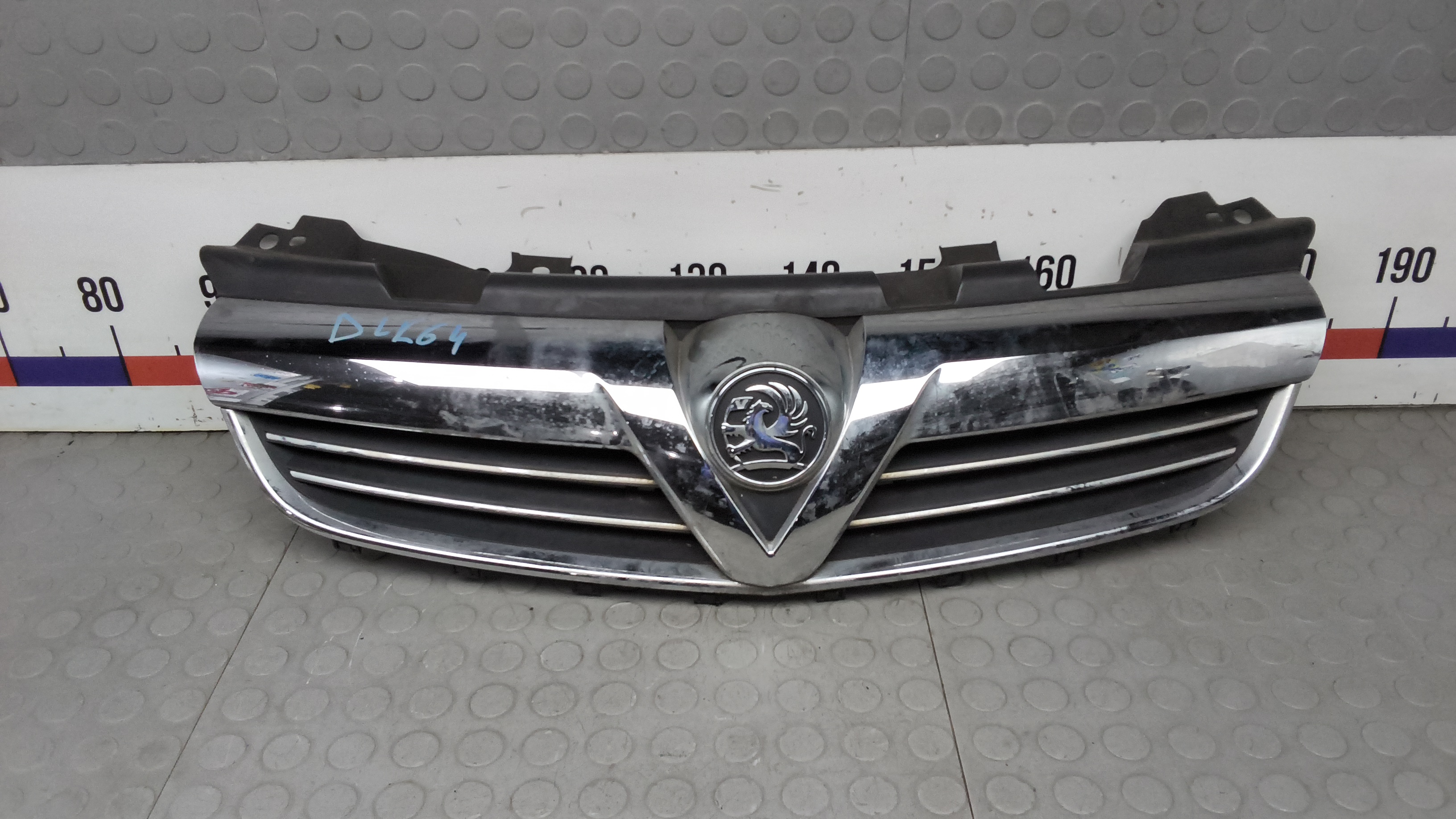 Решетка радиатора Opel Zafira B
