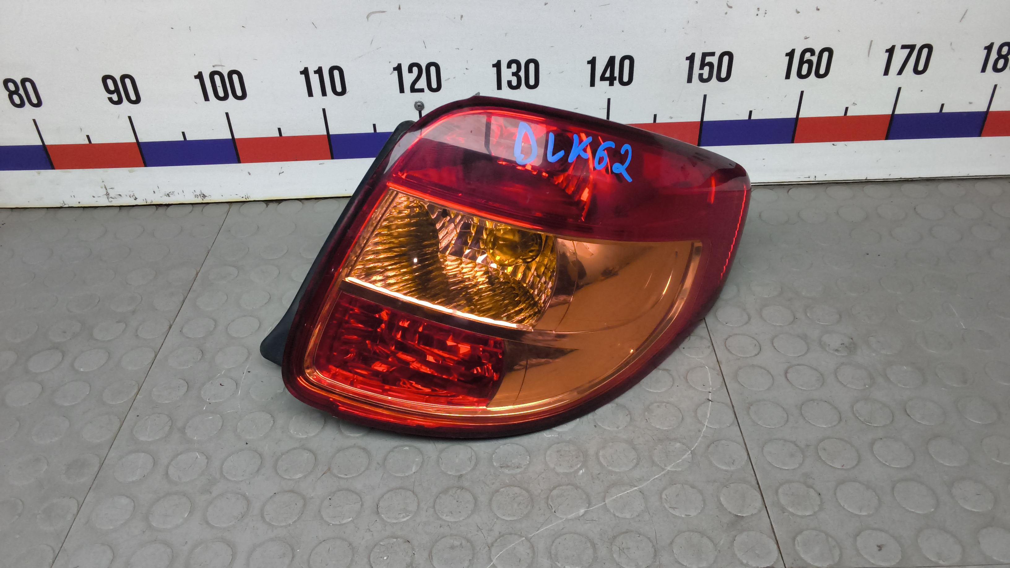 Фонарь задний правый Suzuki SX4 YA11S