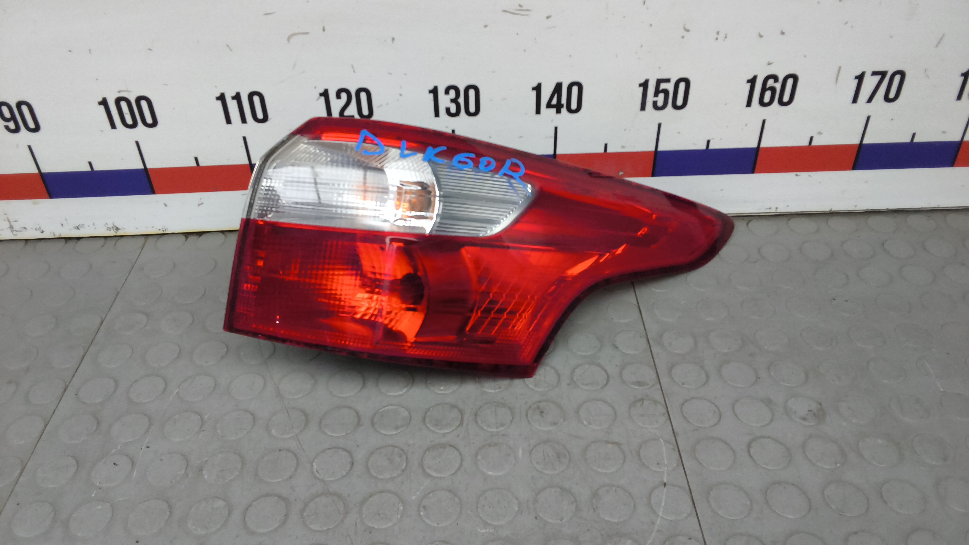 Фонарь задний правый Ford Focus 3