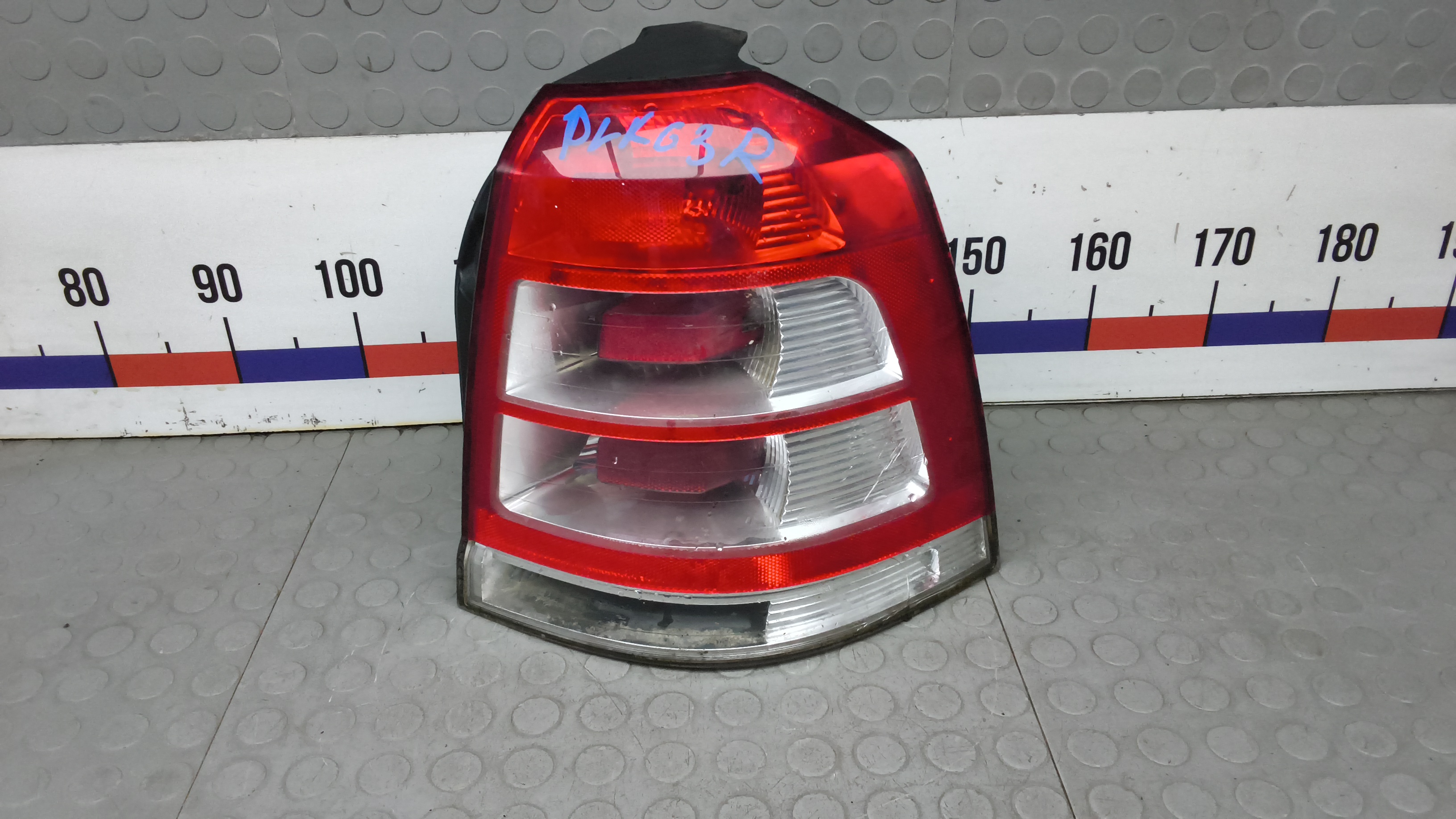 Фонарь задний правый Opel Zafira B