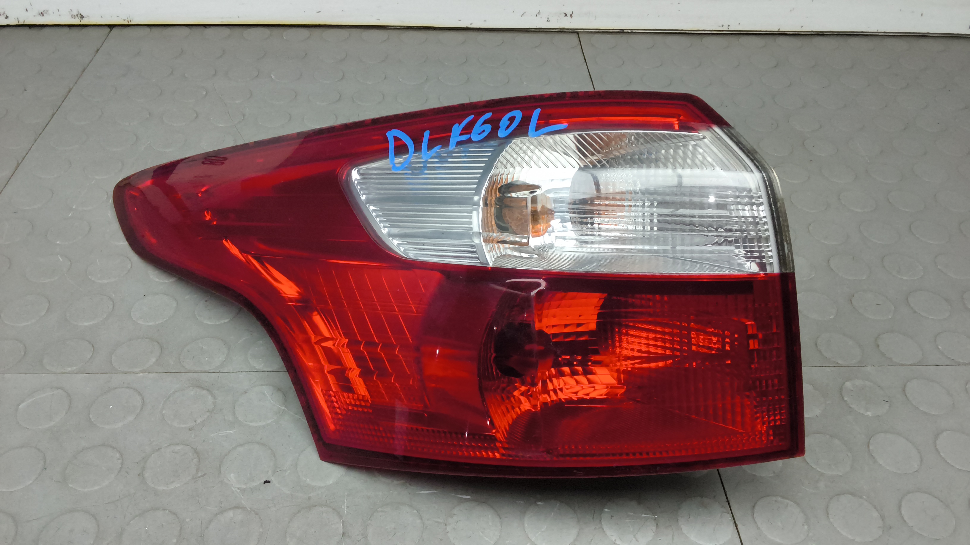 Фонарь задний левый Ford Focus 3