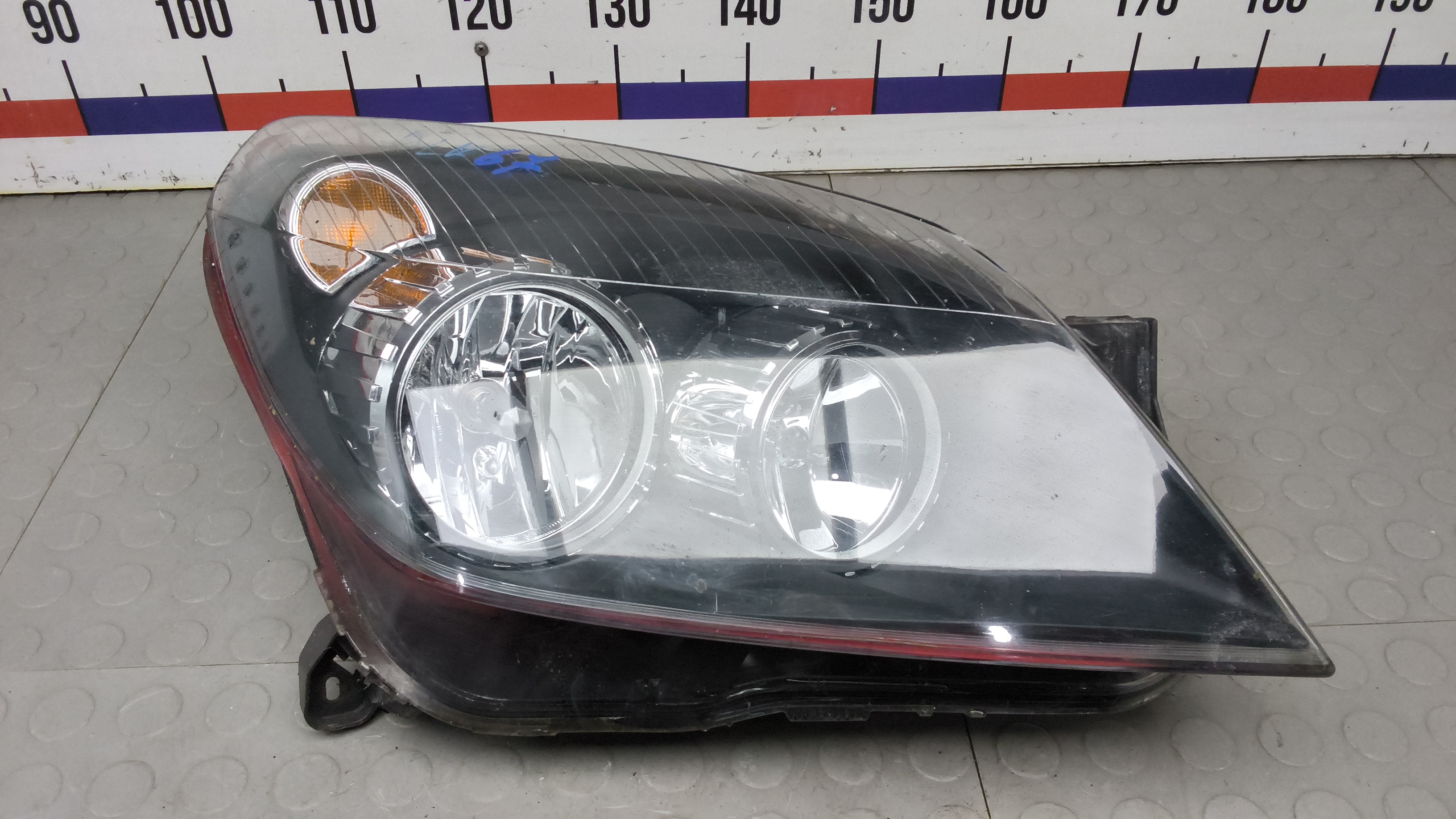 Фара правая Opel Astra H