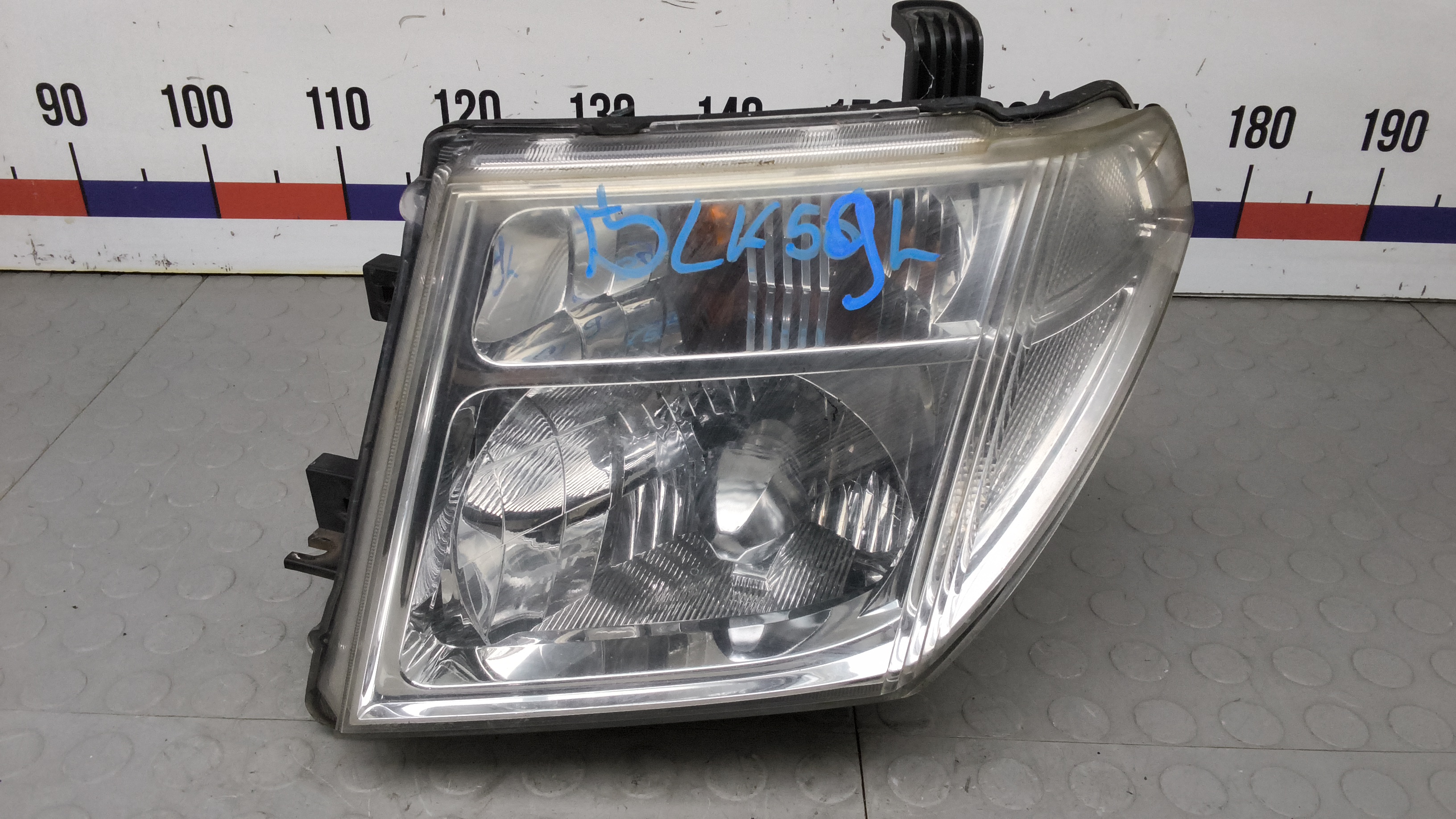 Фара левая Nissan Pathfinder R51