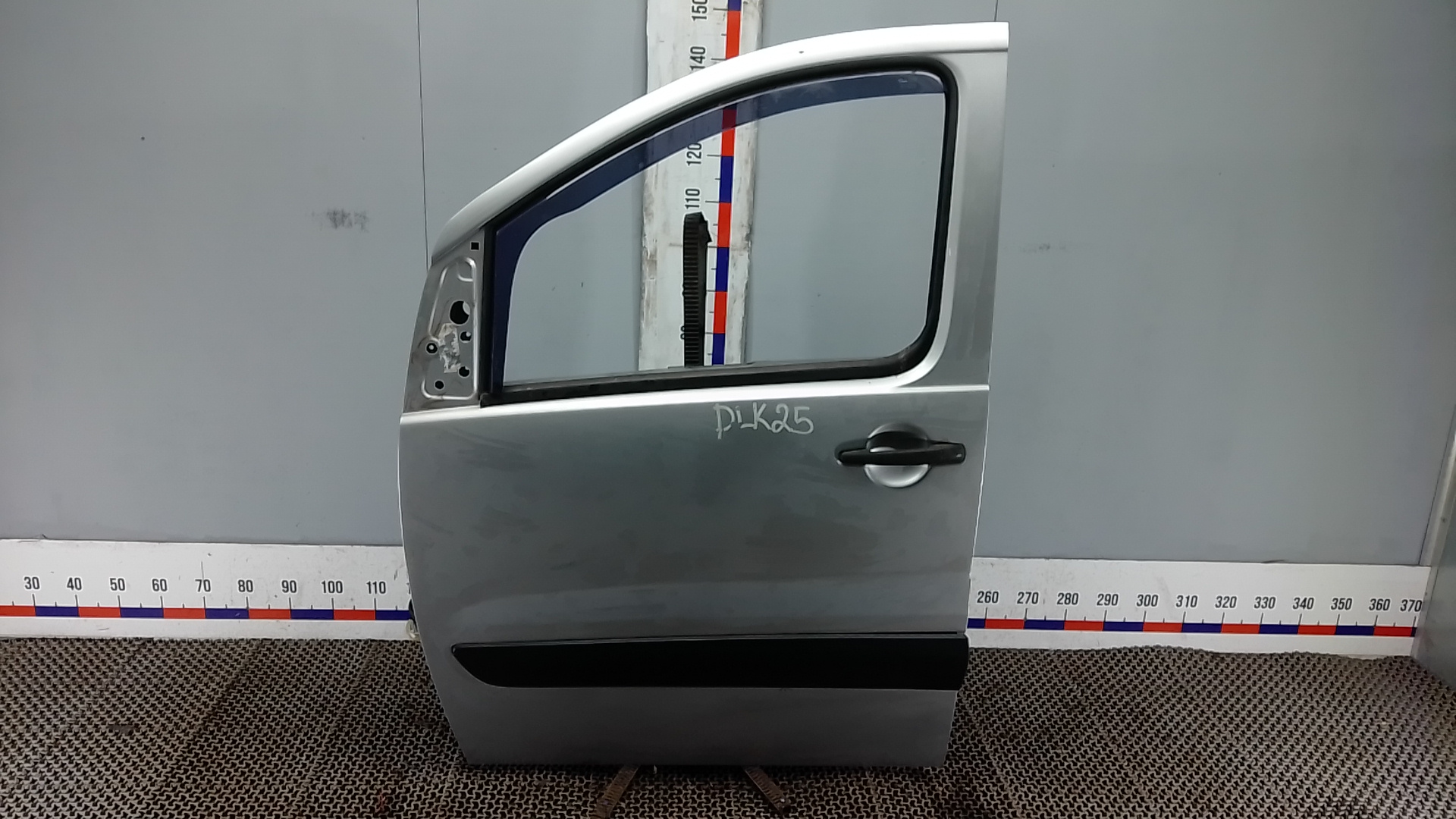 Дверь передняя левая Peugeot Expert 2