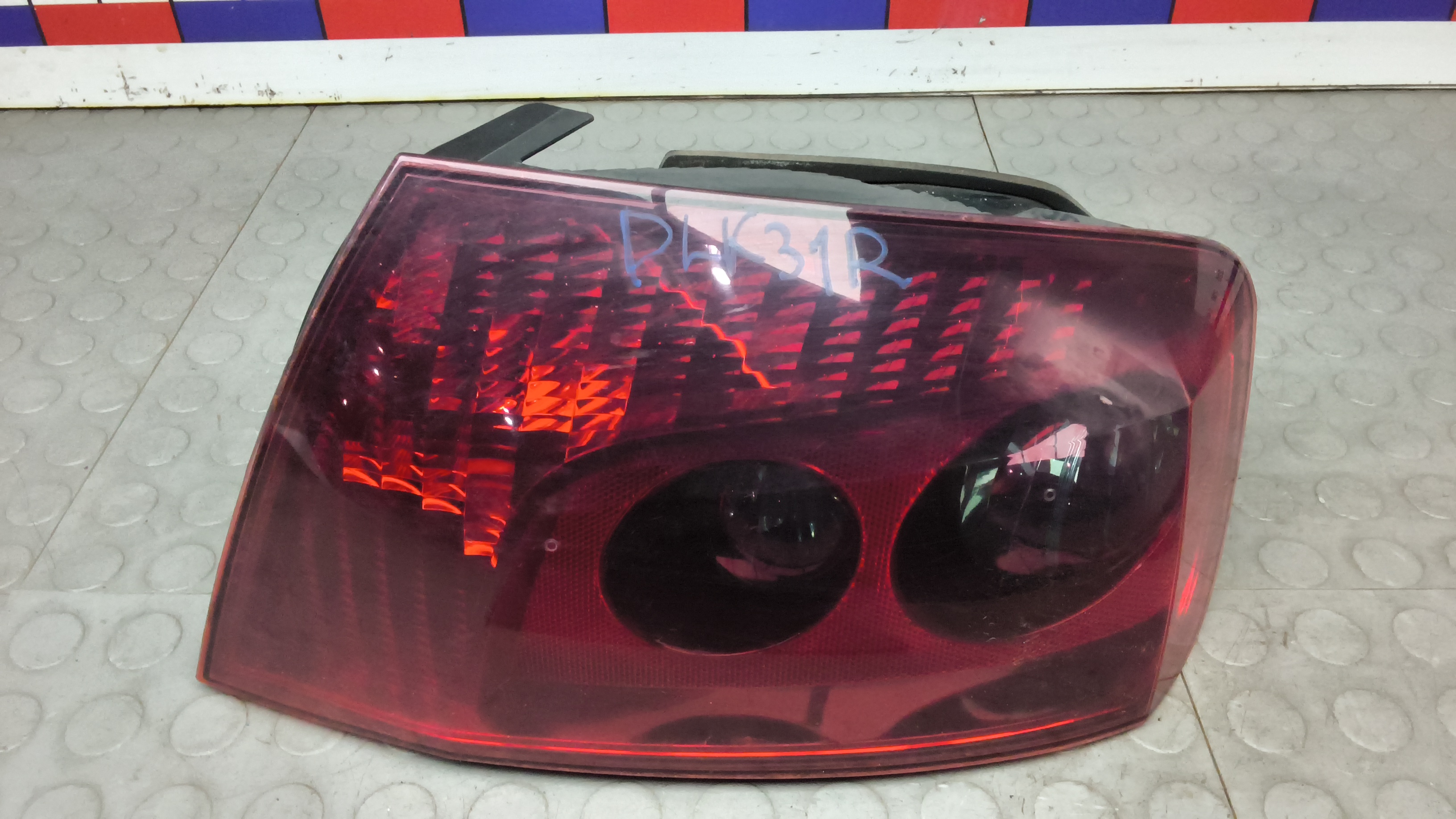 Фонарь задний правый Peugeot 407