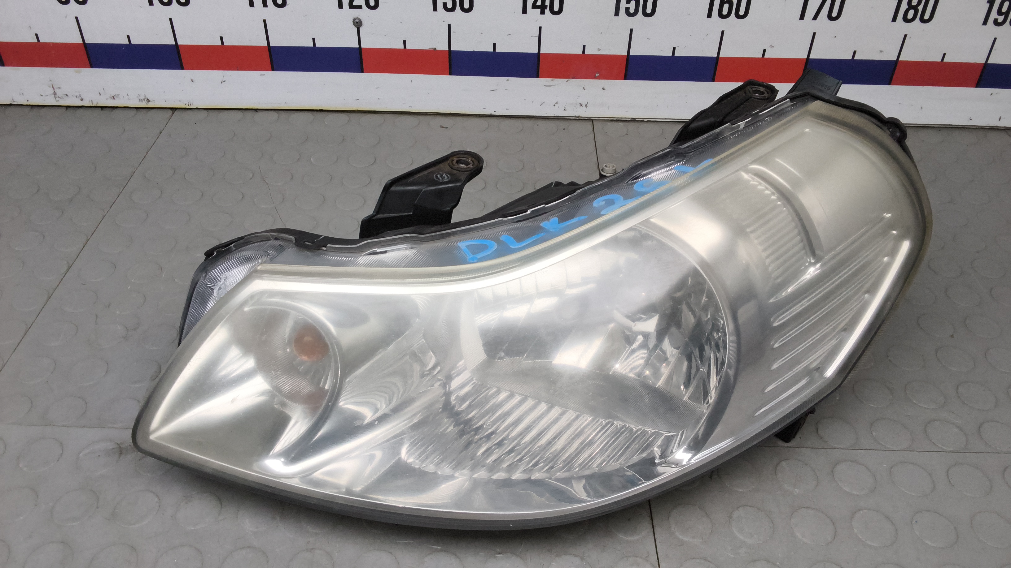 Фара левая Suzuki SX4 YA11S