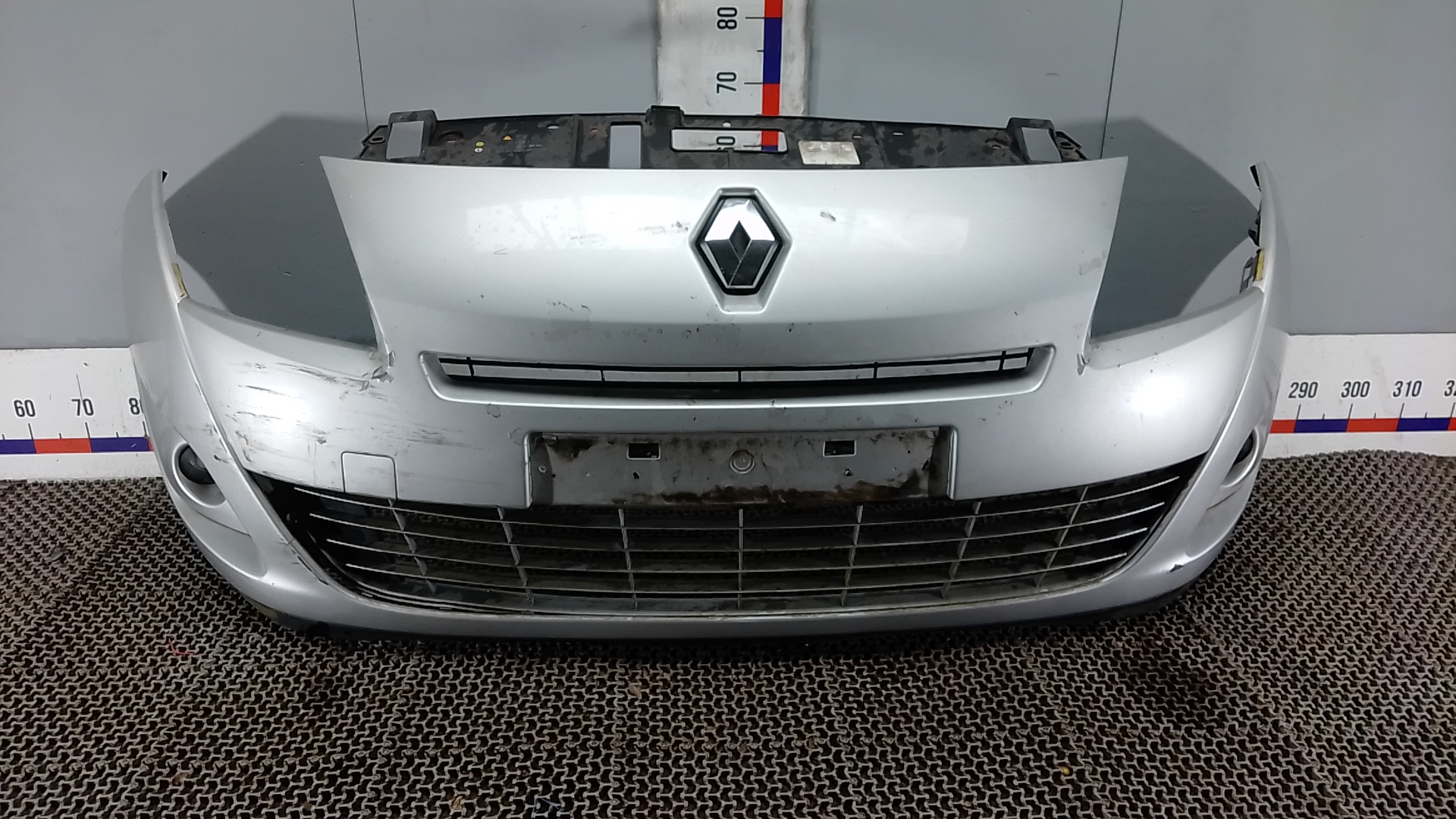Бампер передний Renault Scenic 3