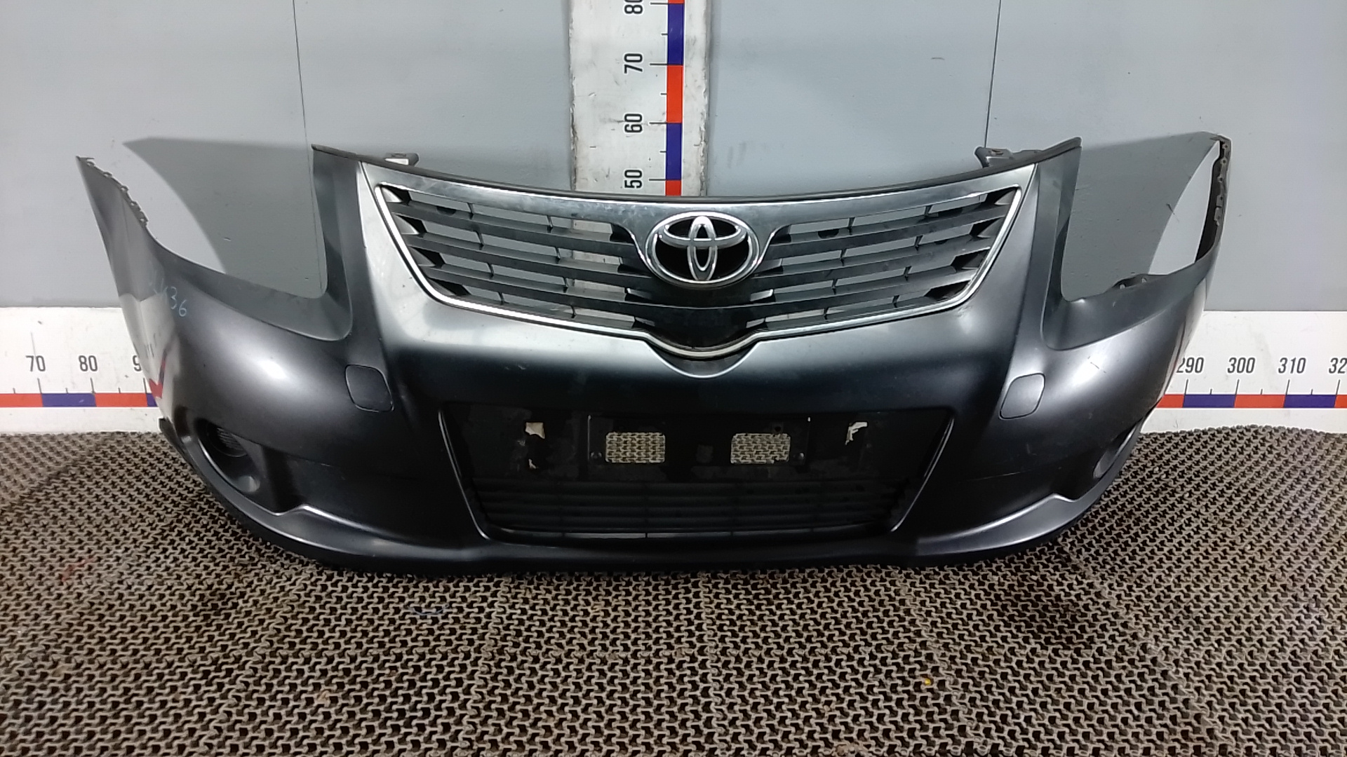 Бампер передний Toyota Avensis T27