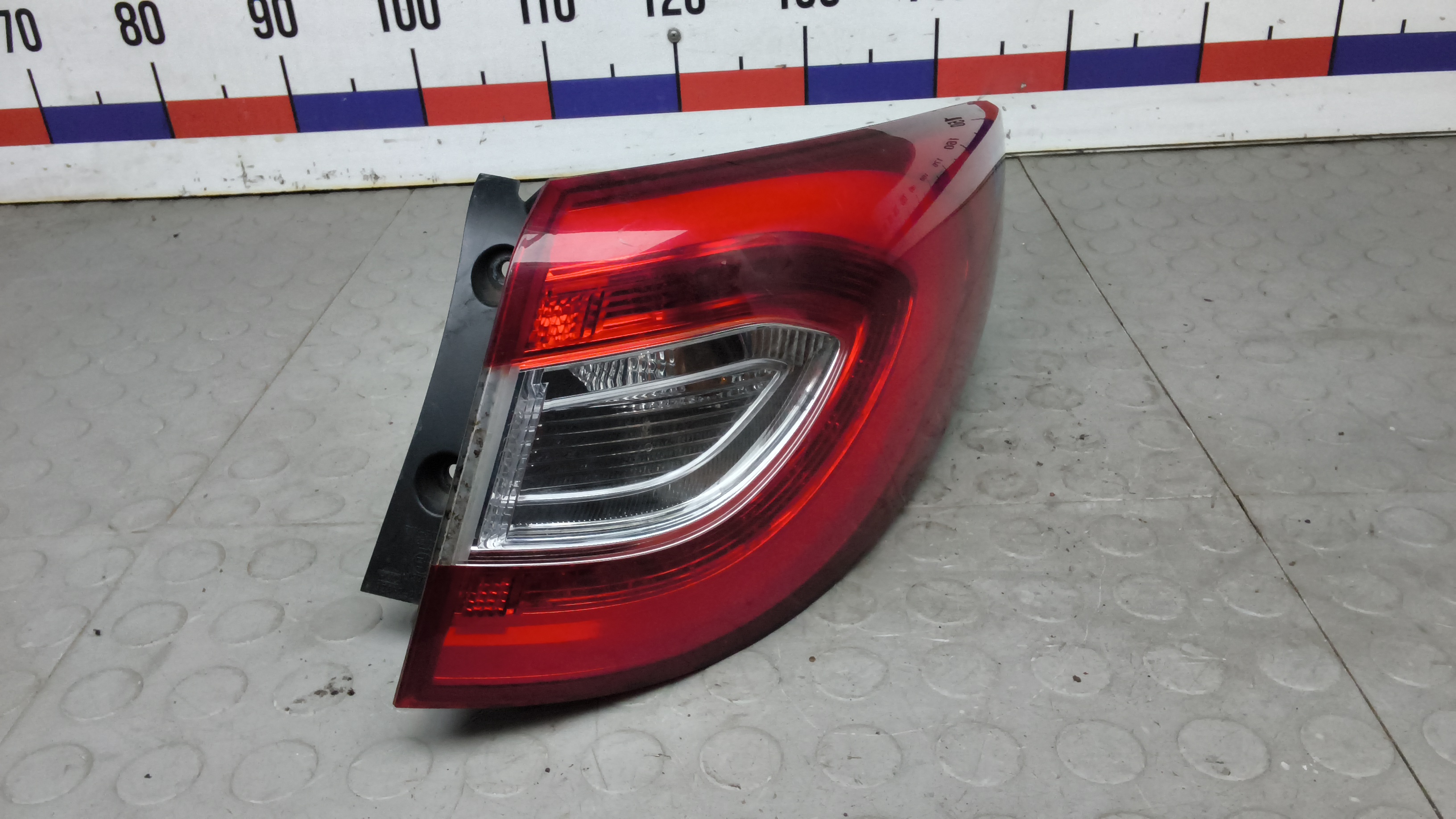 Фонарь задний правый Hyundai ix35 1