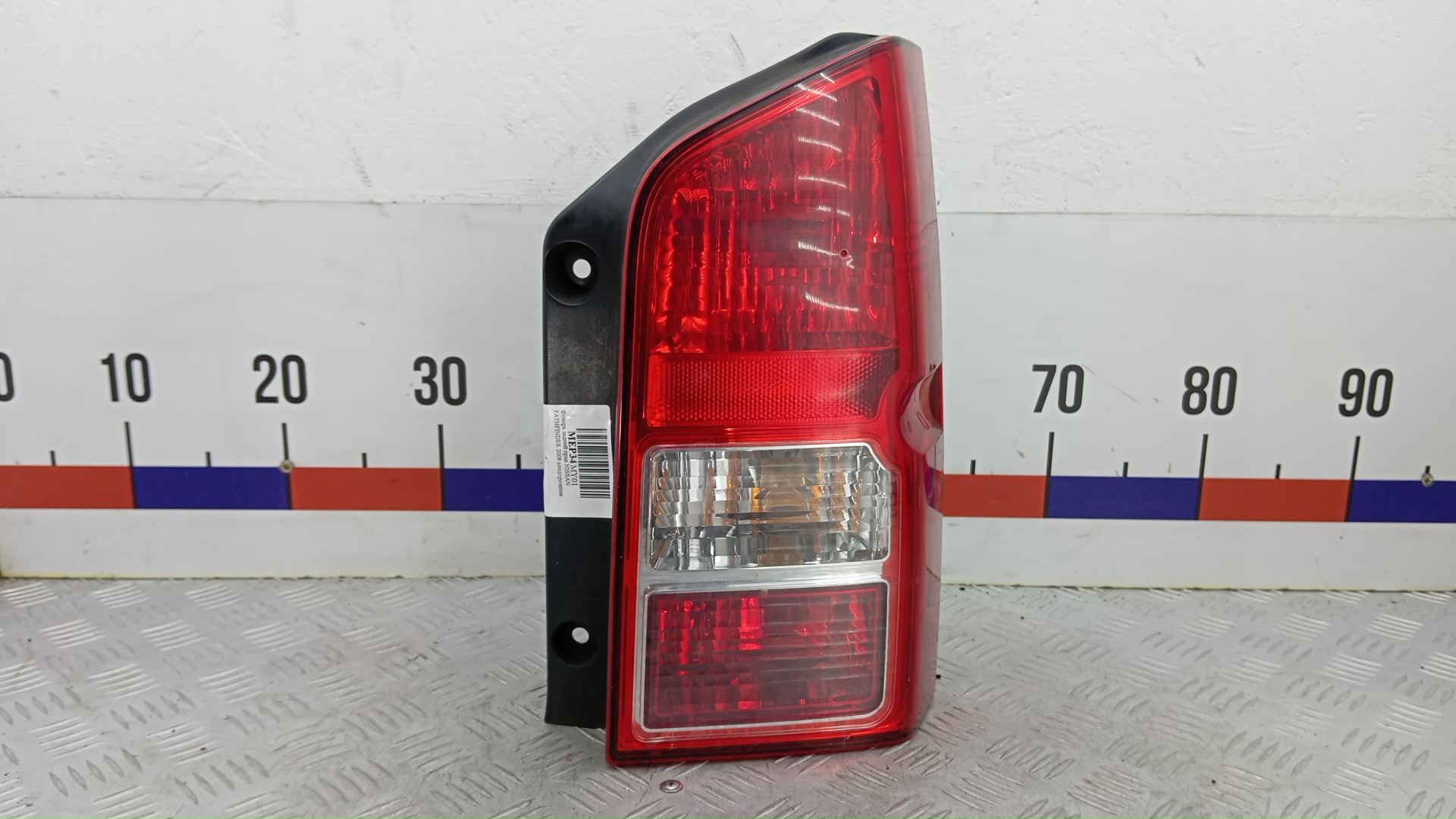 Фонарь задний правый Nissan Pathfinder R51