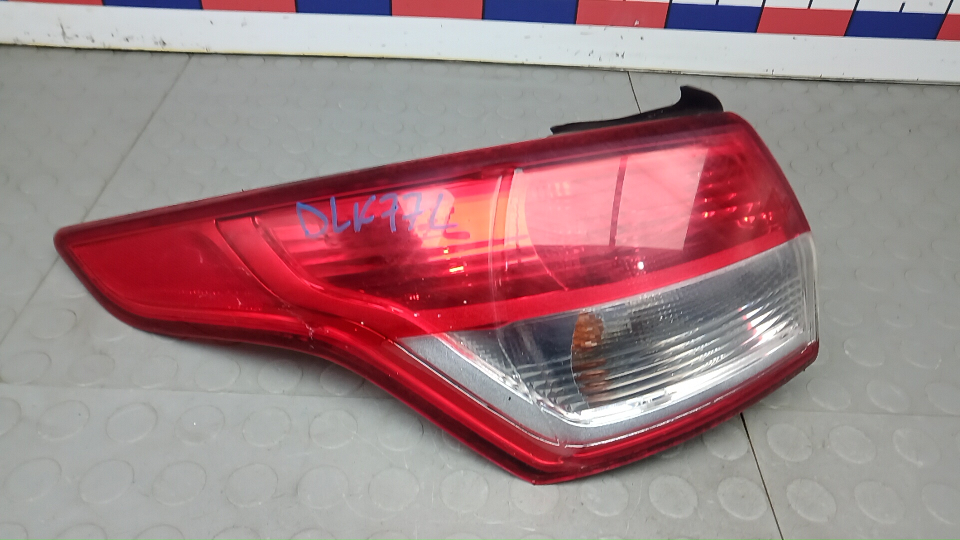 Фонарь задний левый Ford Kuga 2