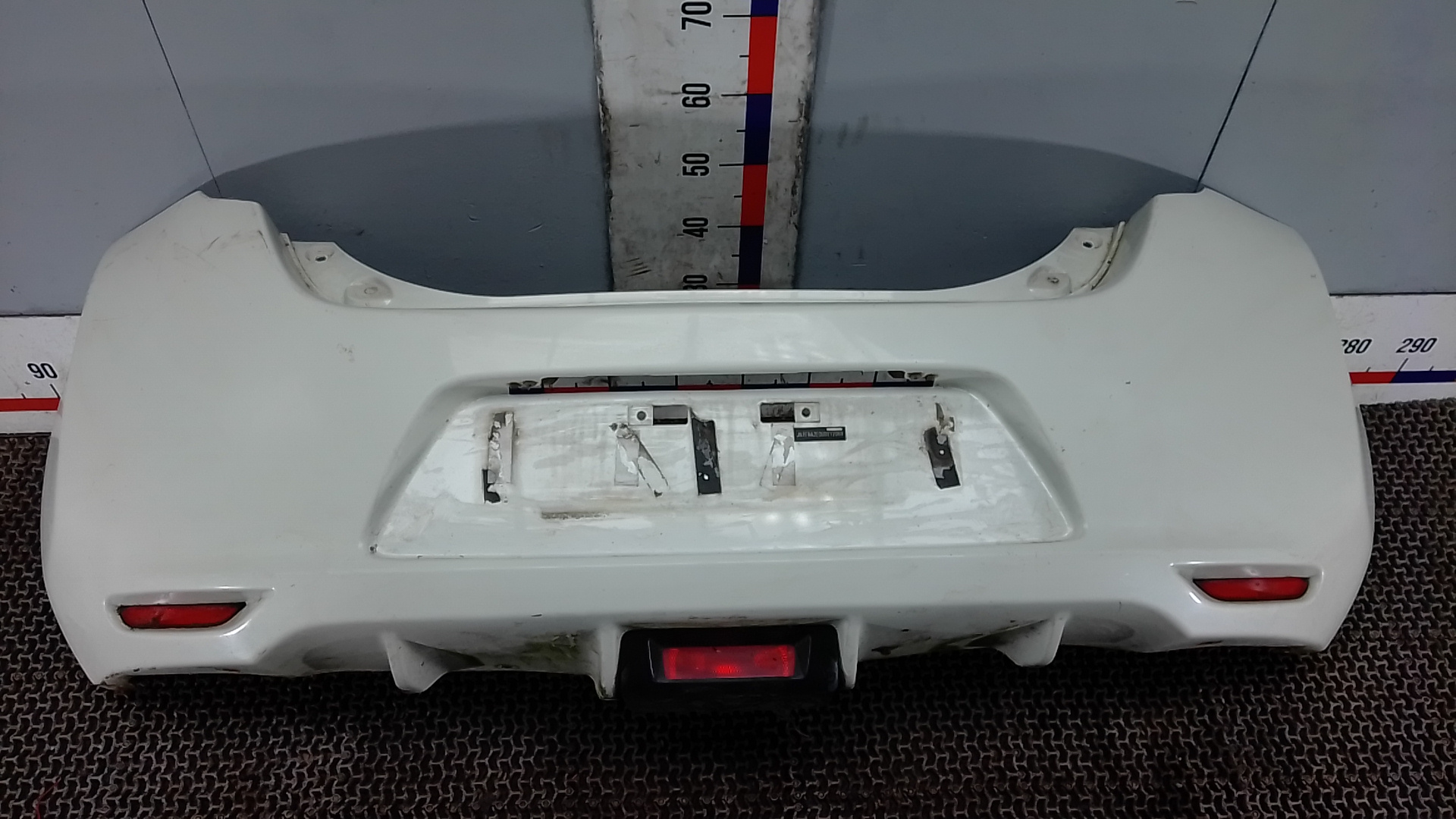 Бампер задний Nissan Leaf ZE0