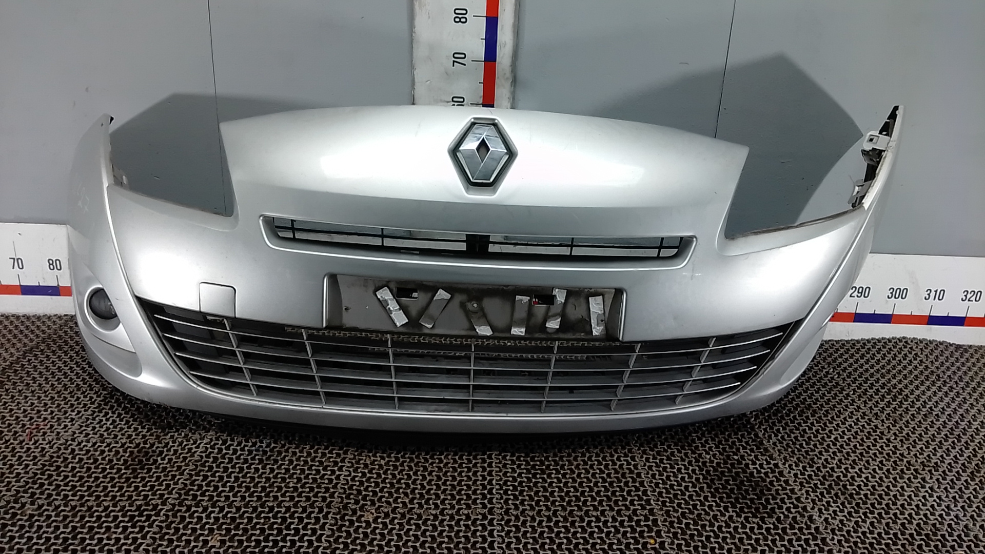 Бампер передний Renault Scenic 3