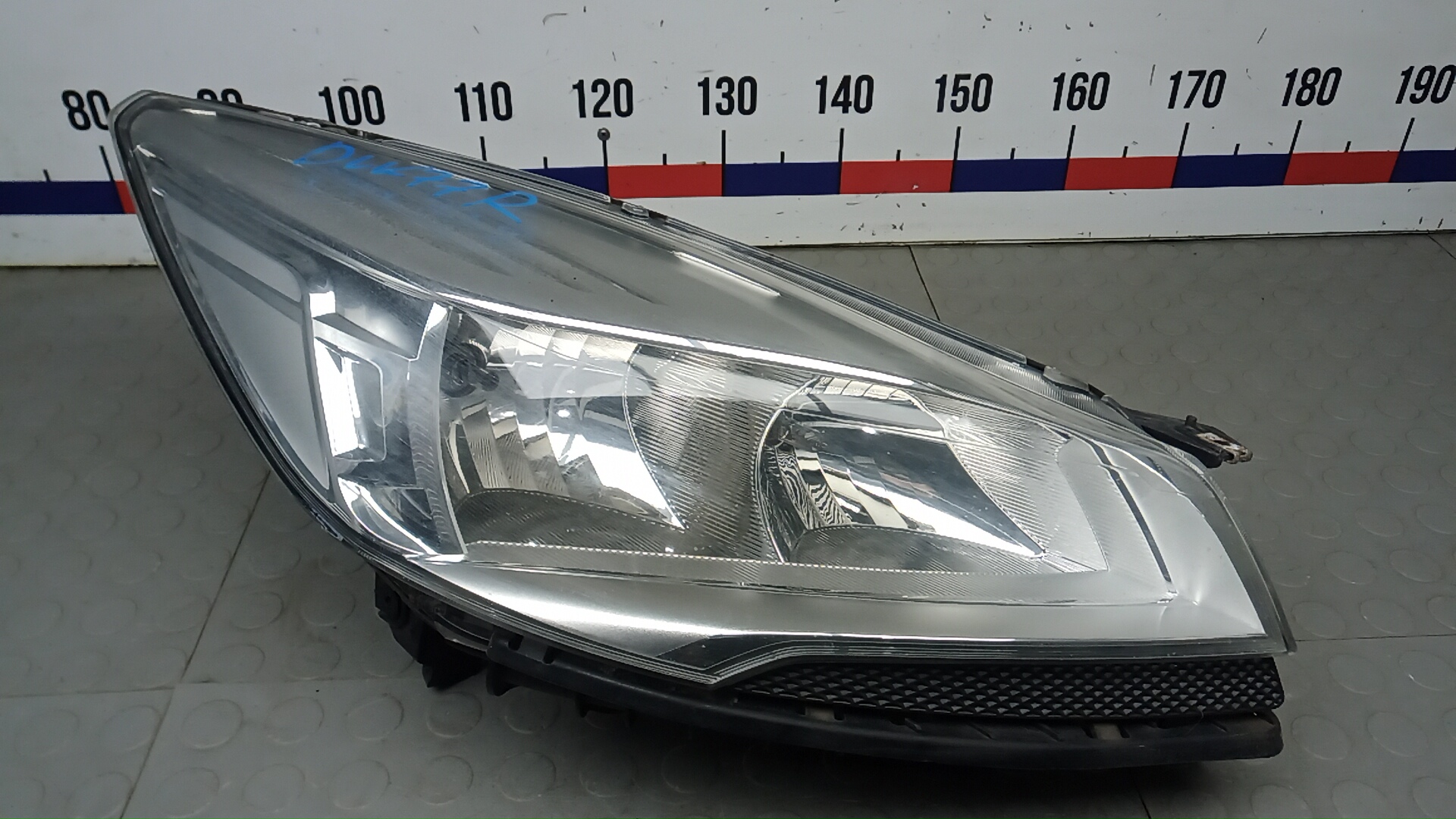 Фара правая Ford Kuga 2