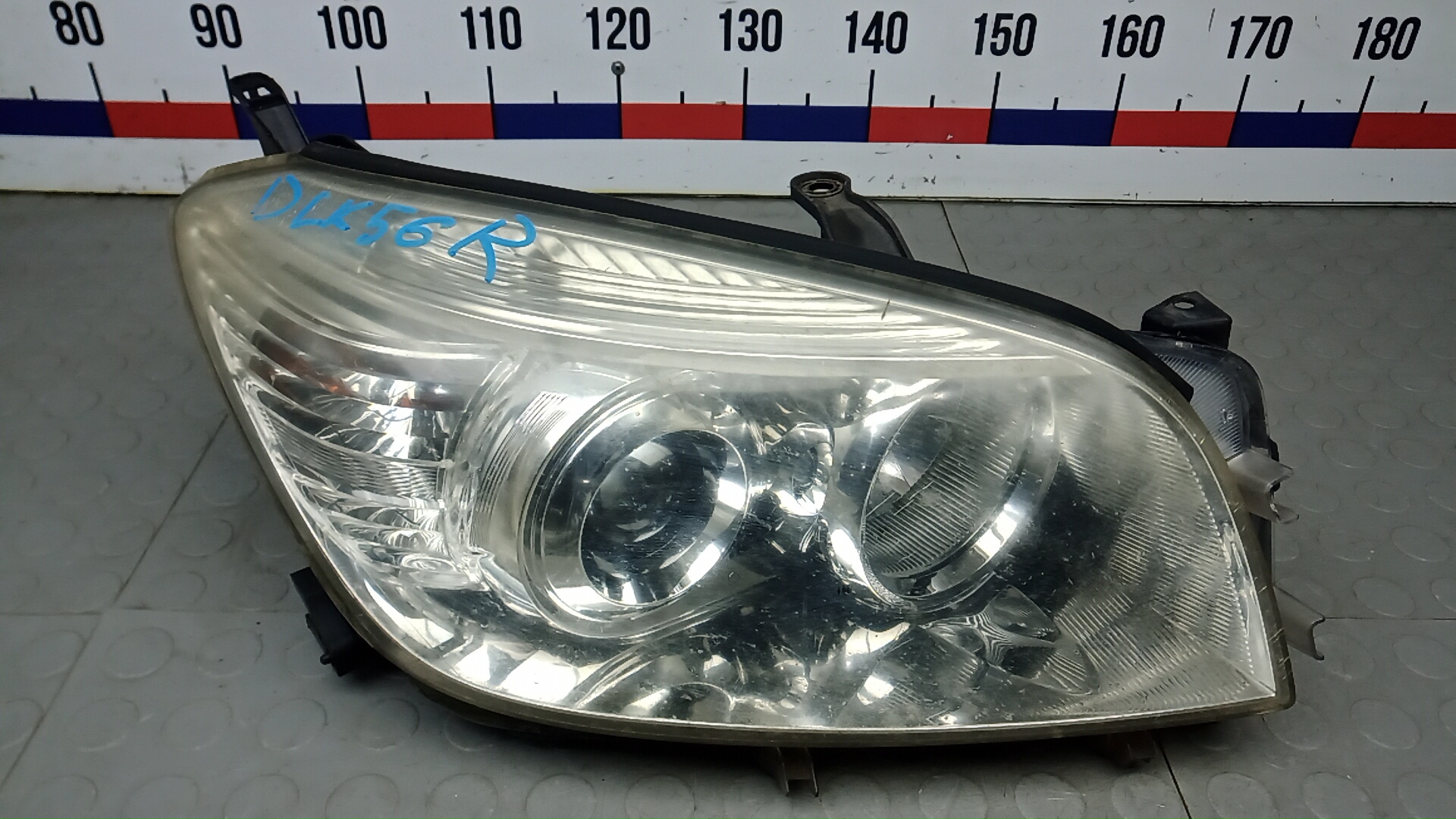 Фара правая Toyota RAV4 XA30