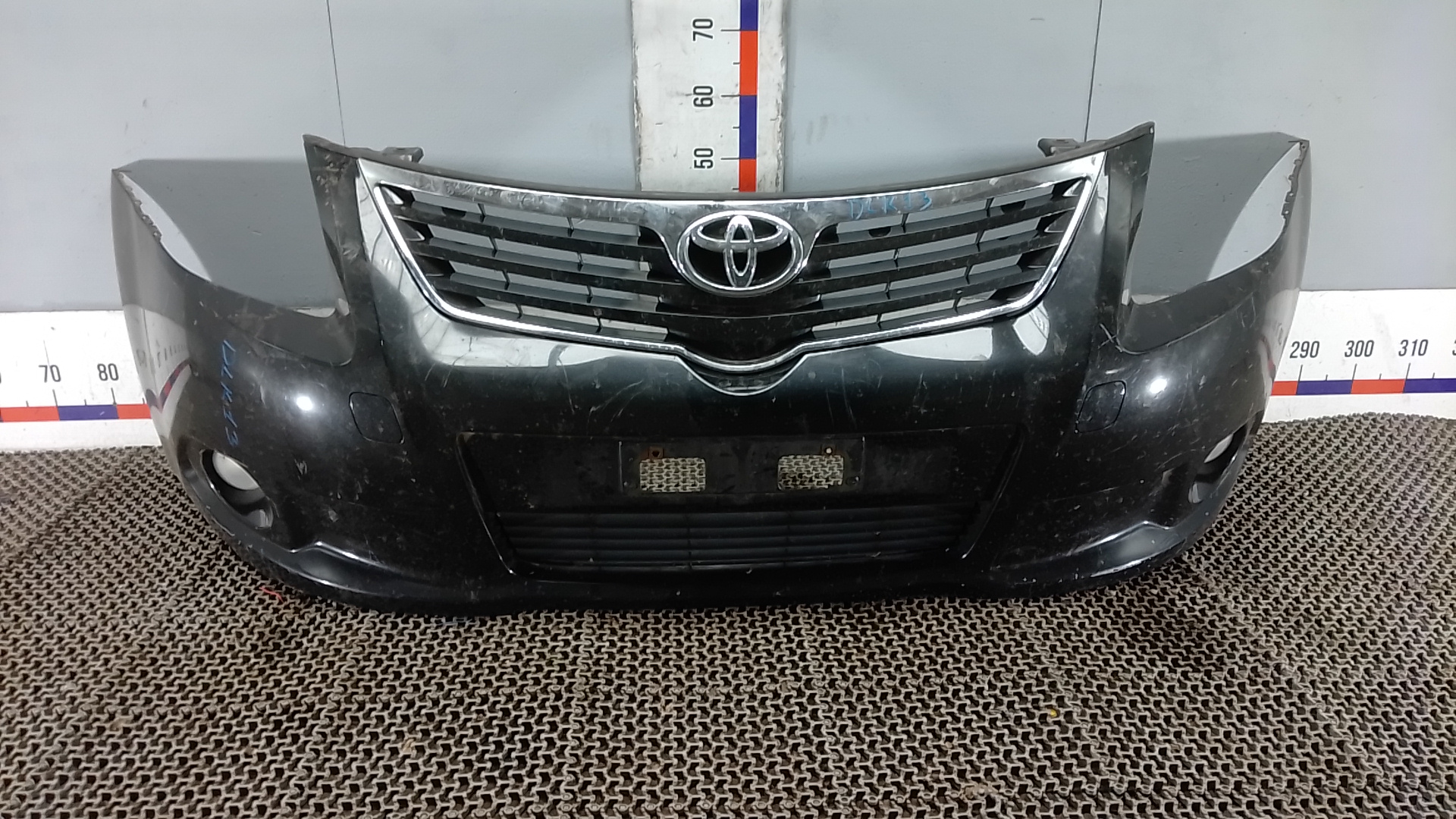 Бампер передний Toyota Avensis T27