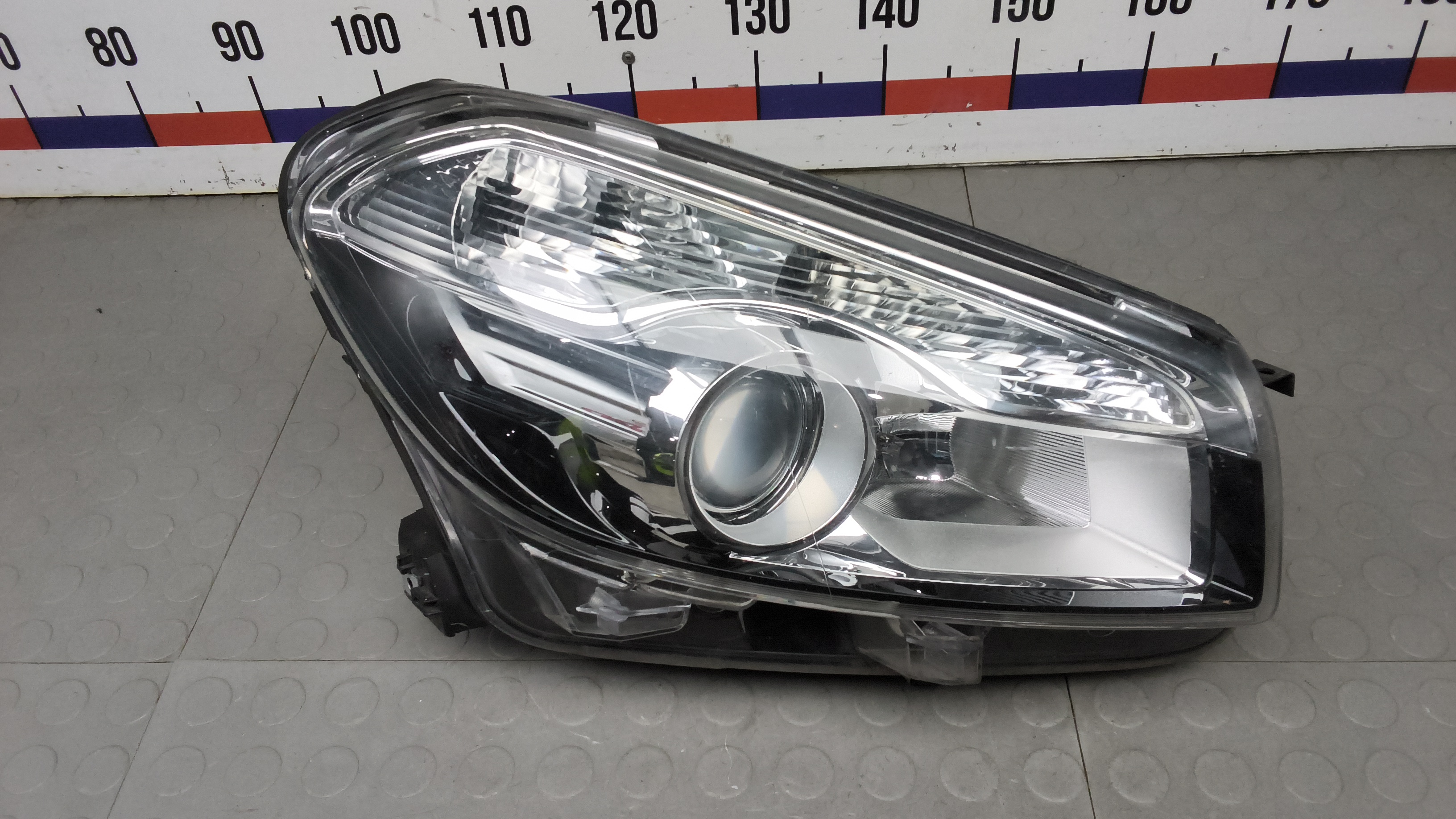 Фара правая Nissan Qashqai J10