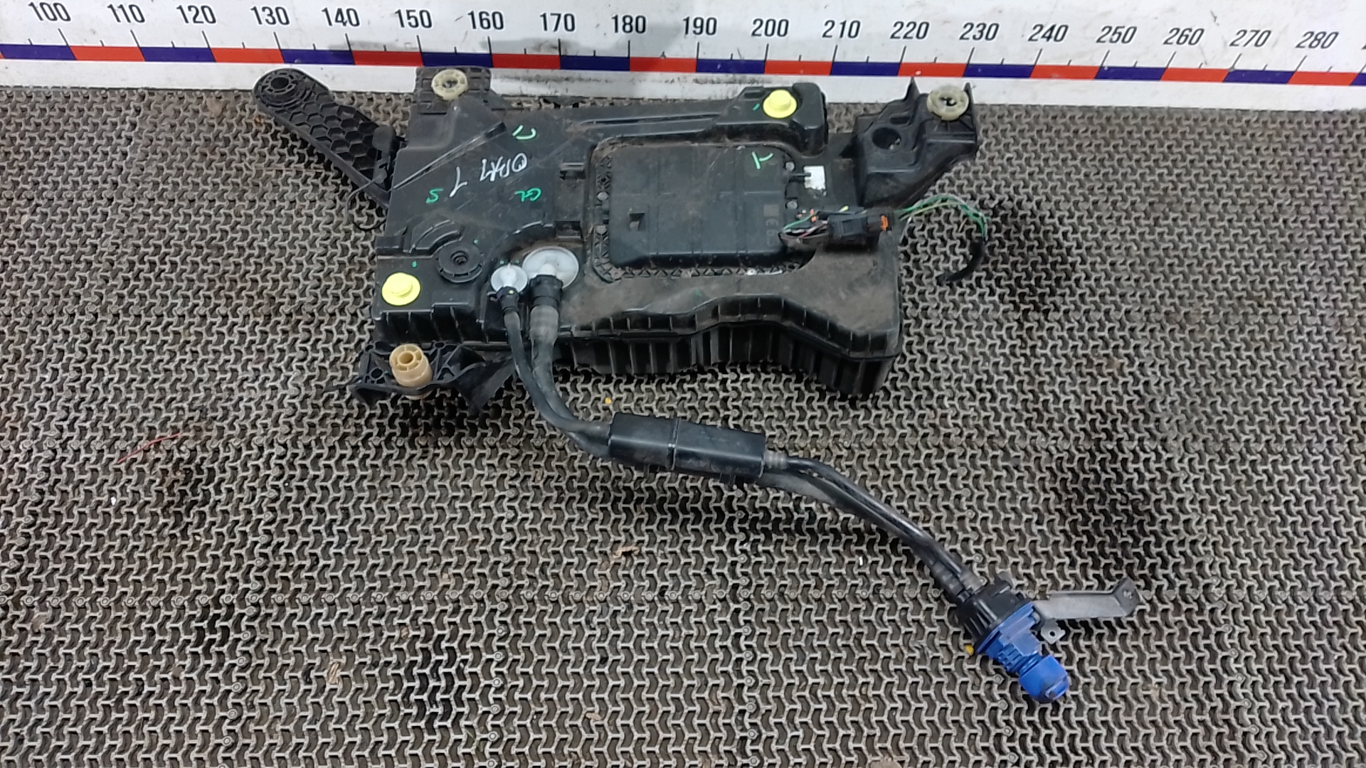 Бак Adblue Peugeot 308 3