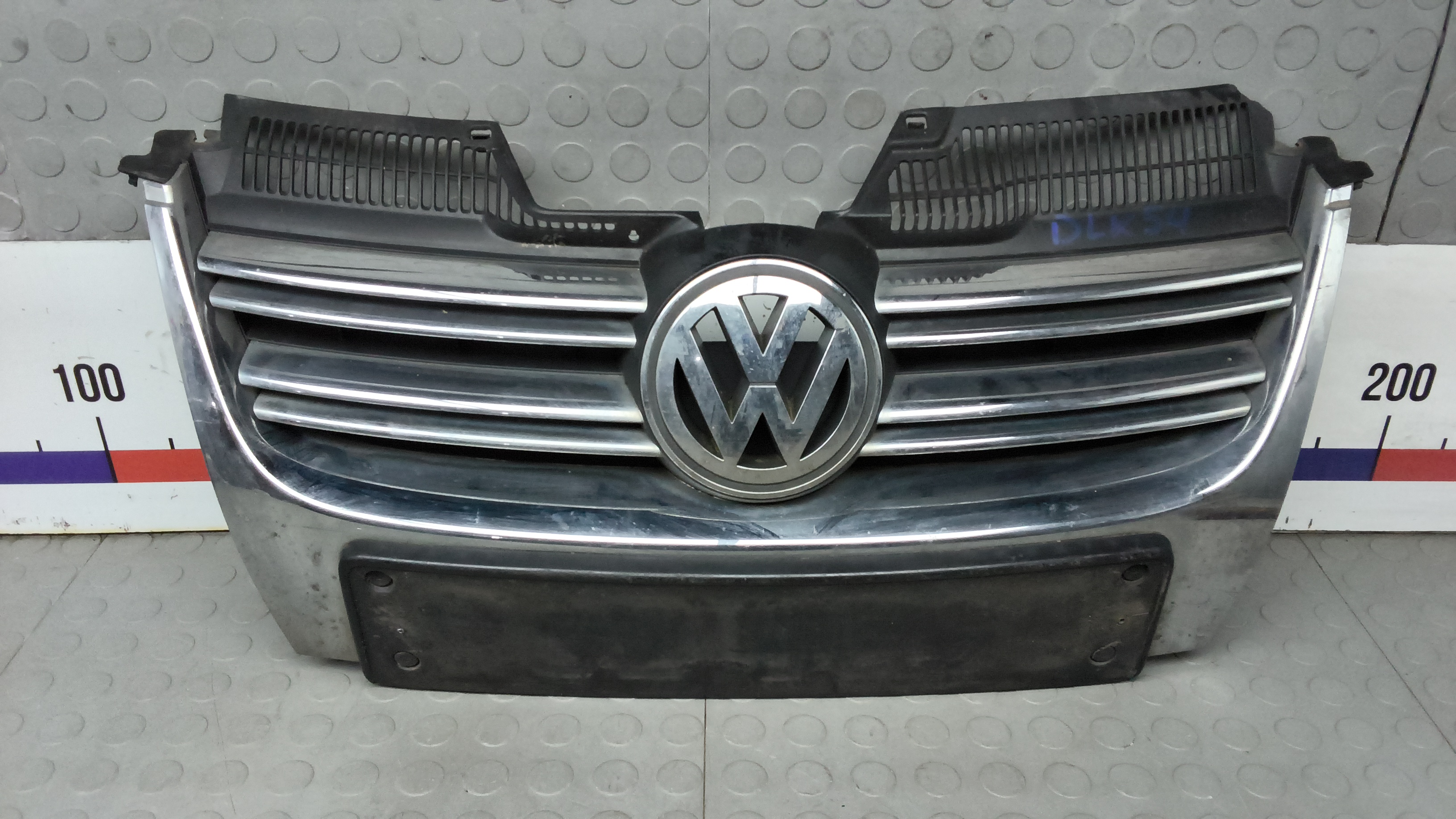 Решетка радиатора Volkswagen Jetta 5