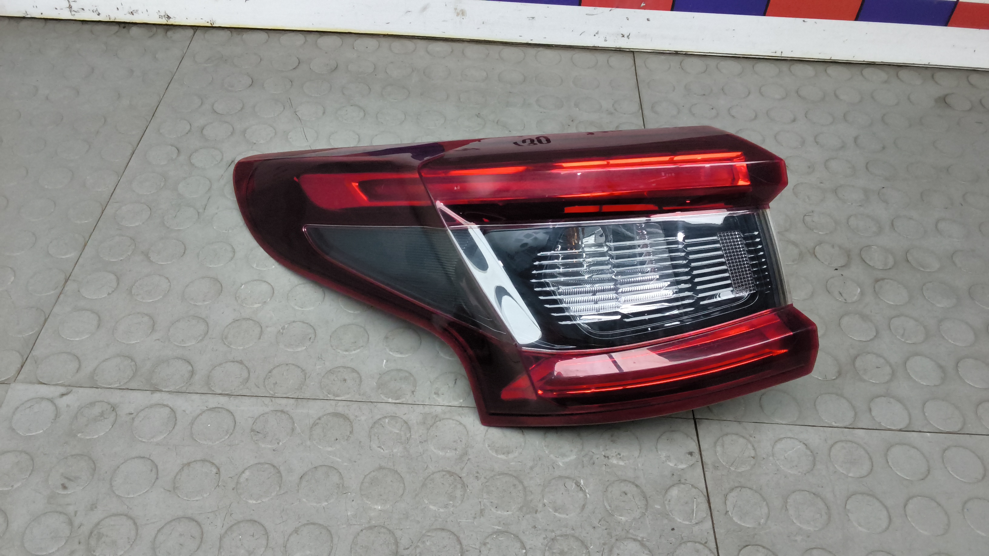 Фонарь задний левый Nissan Qashqai J11