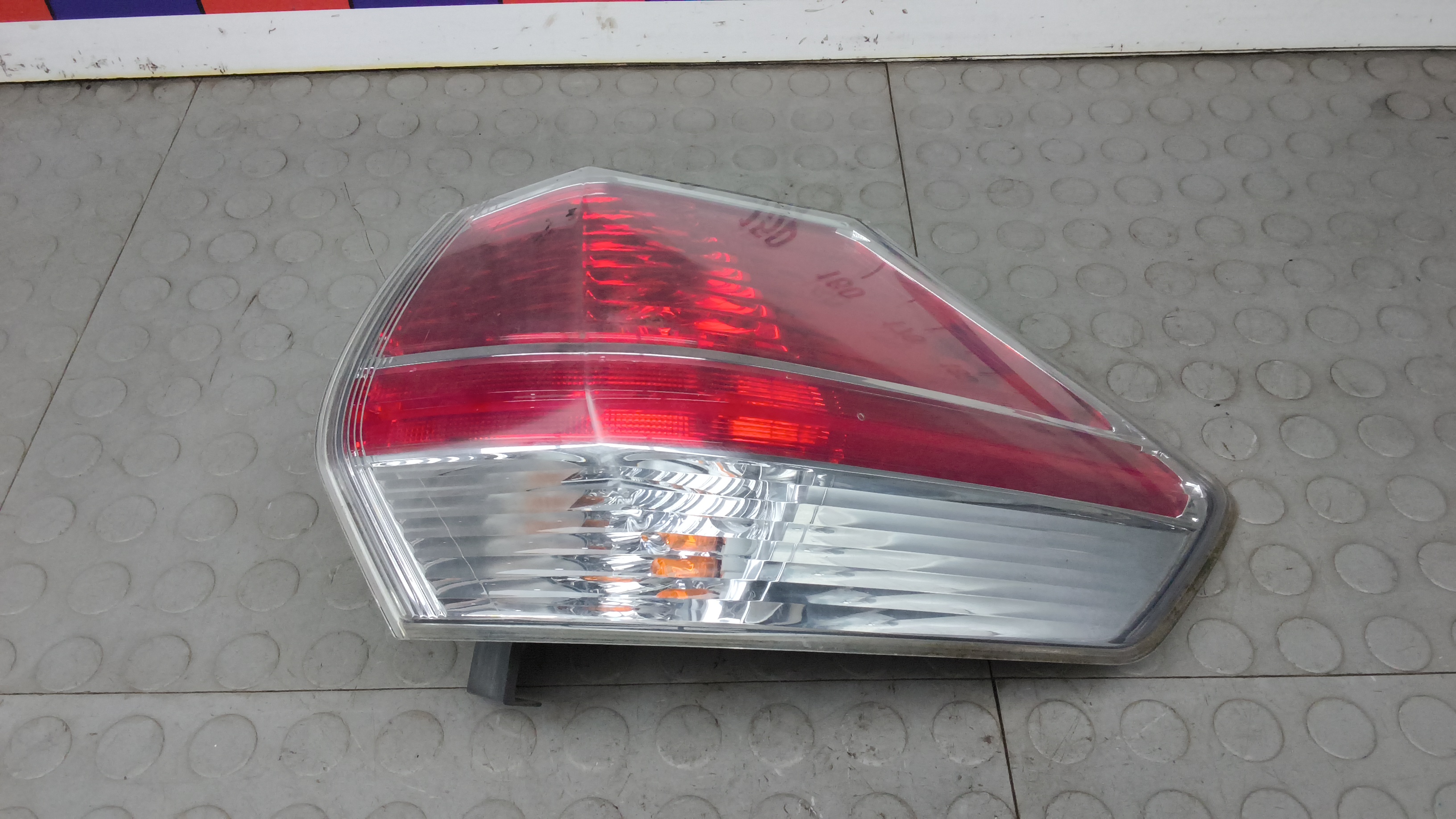 Фонарь задний правый Nissan X-Trail T32