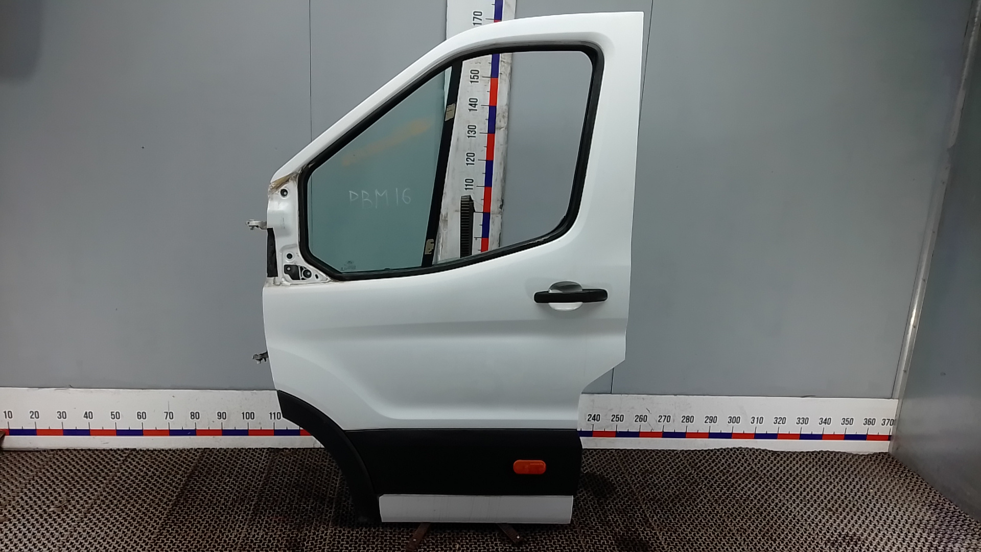 Дверь передняя левая Ford Transit 8
