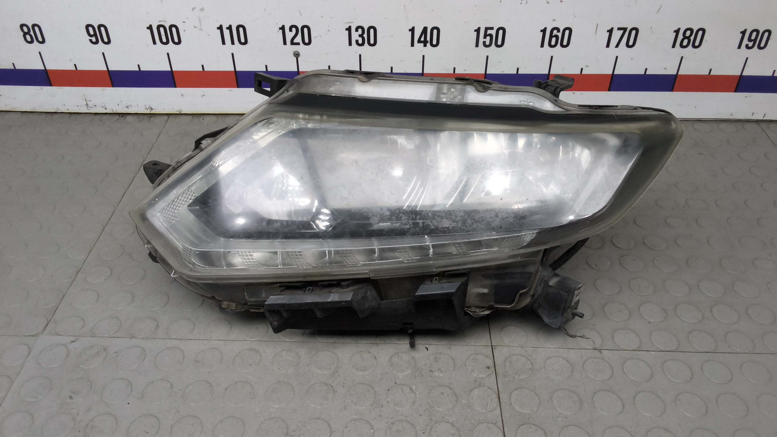 Фара левая Nissan X-Trail T32