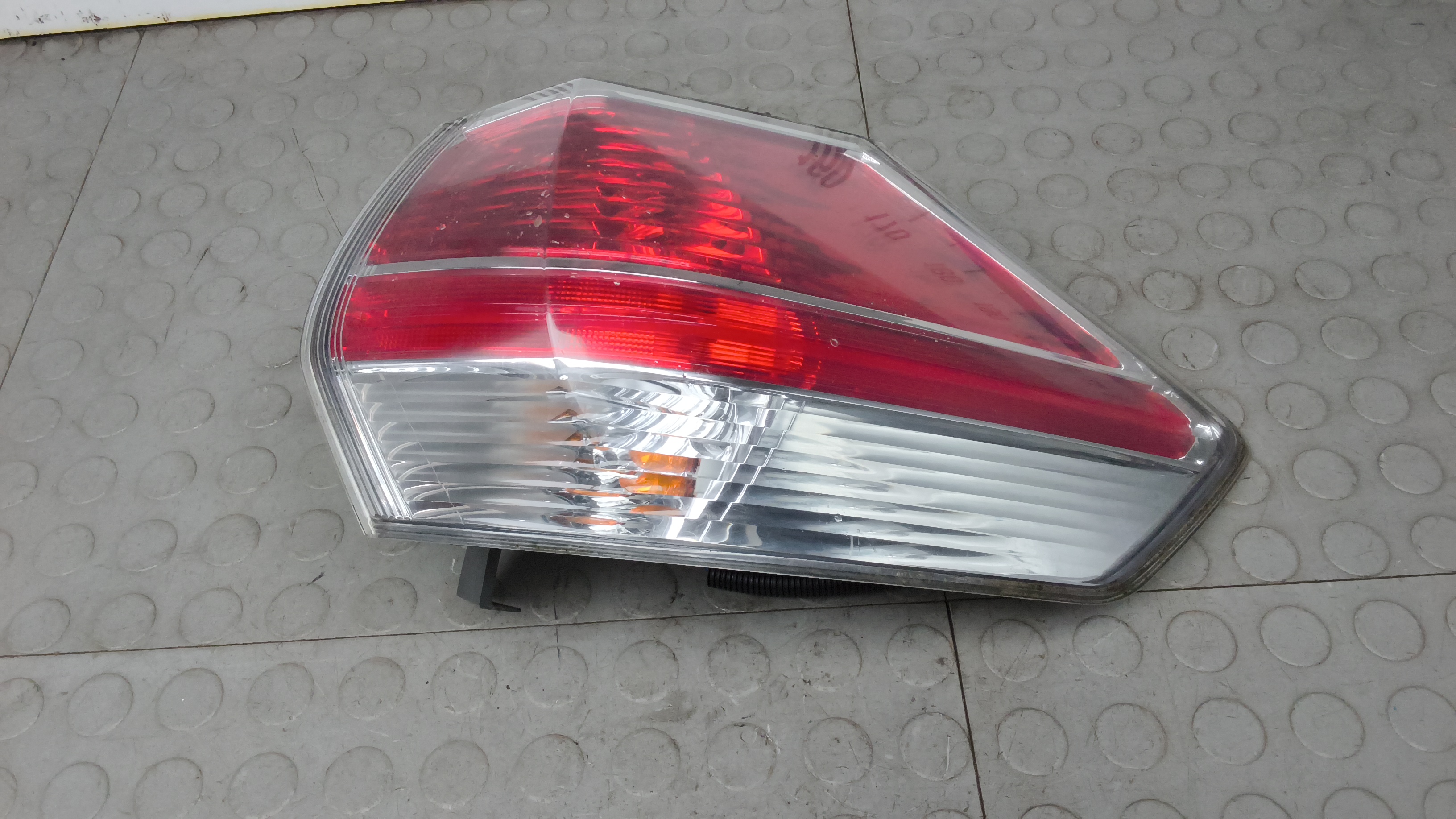 Фонарь задний правый Nissan X-Trail T32