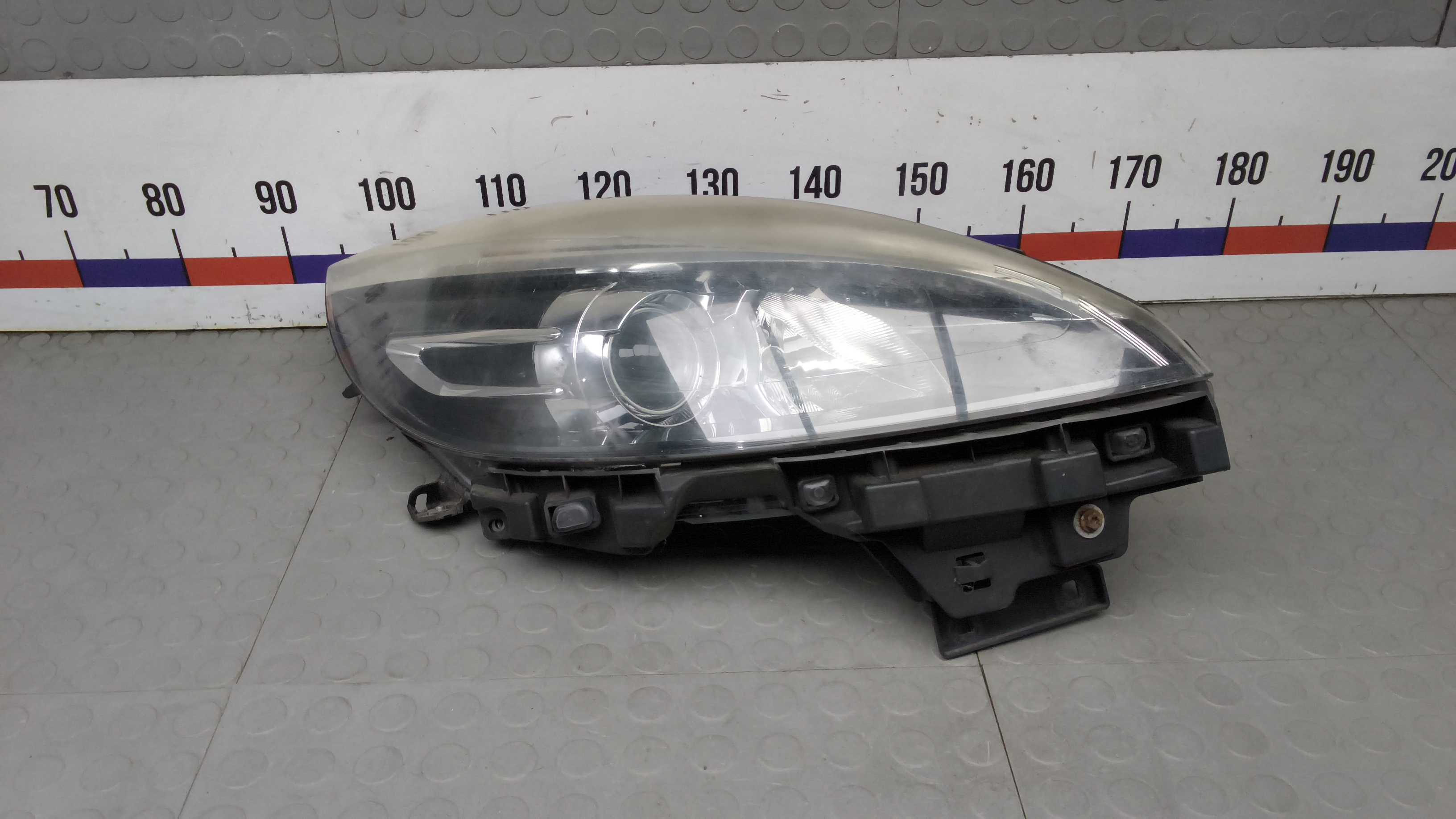 Фара правая Renault Scenic 3