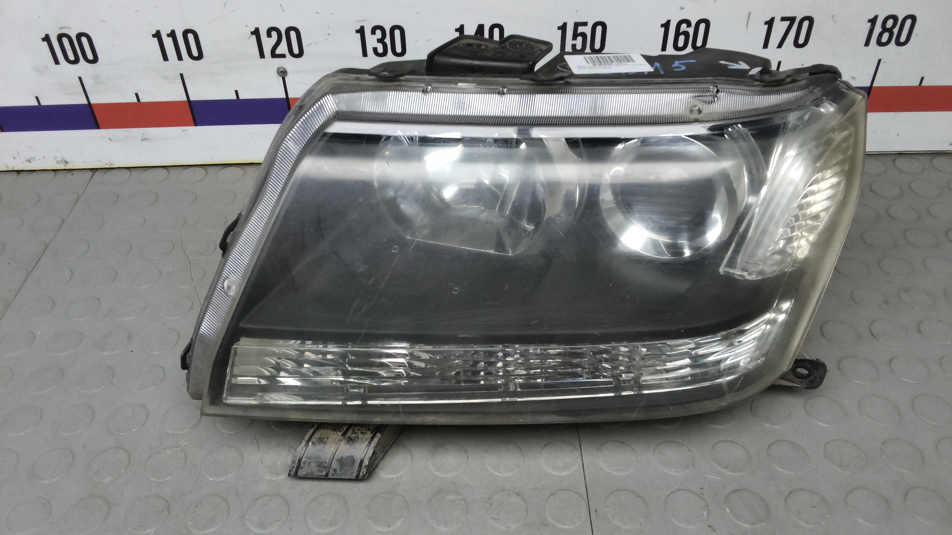 Фара левая Suzuki Grand Vitara 2