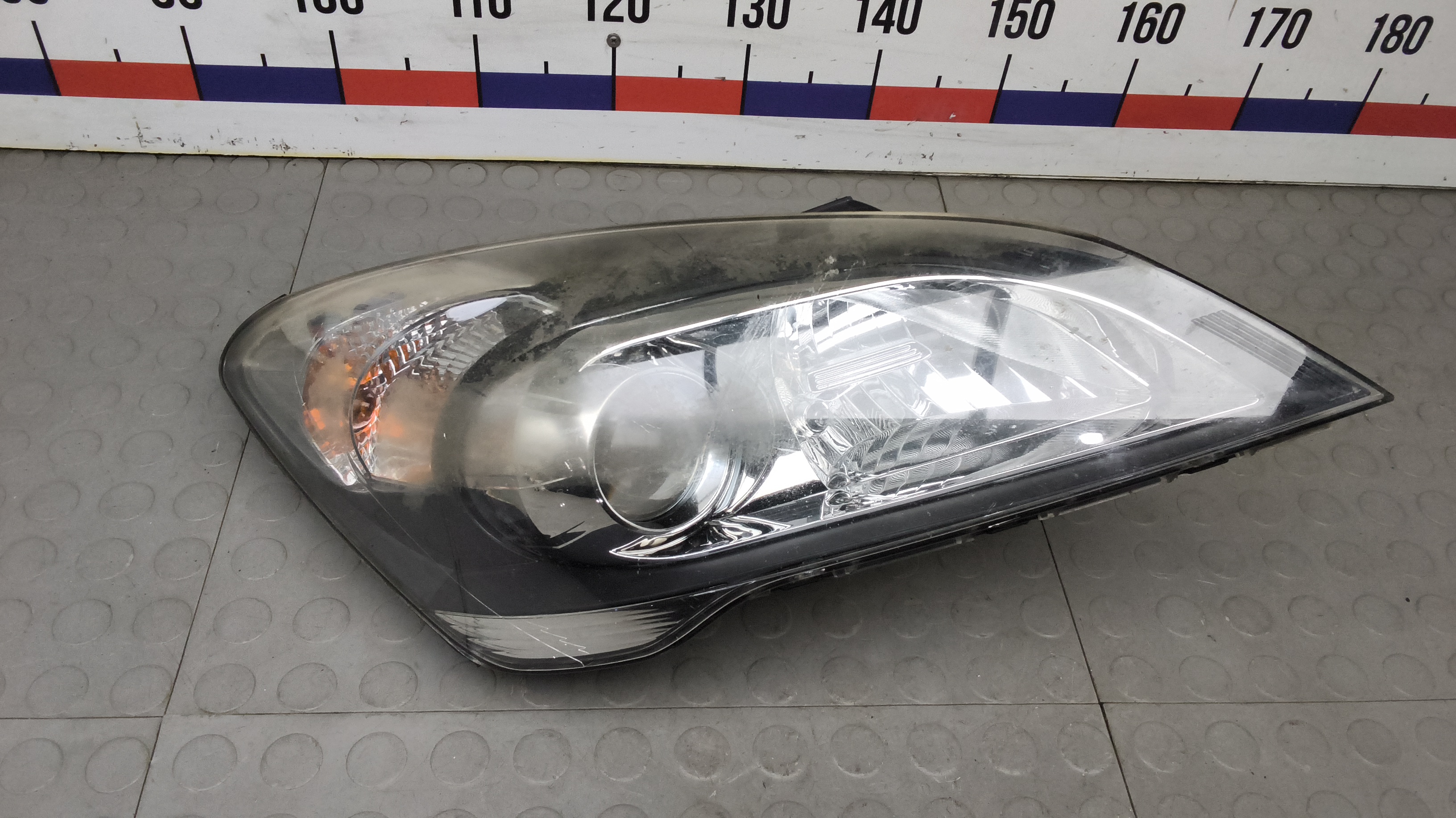 Фара правая Kia Ceed 1