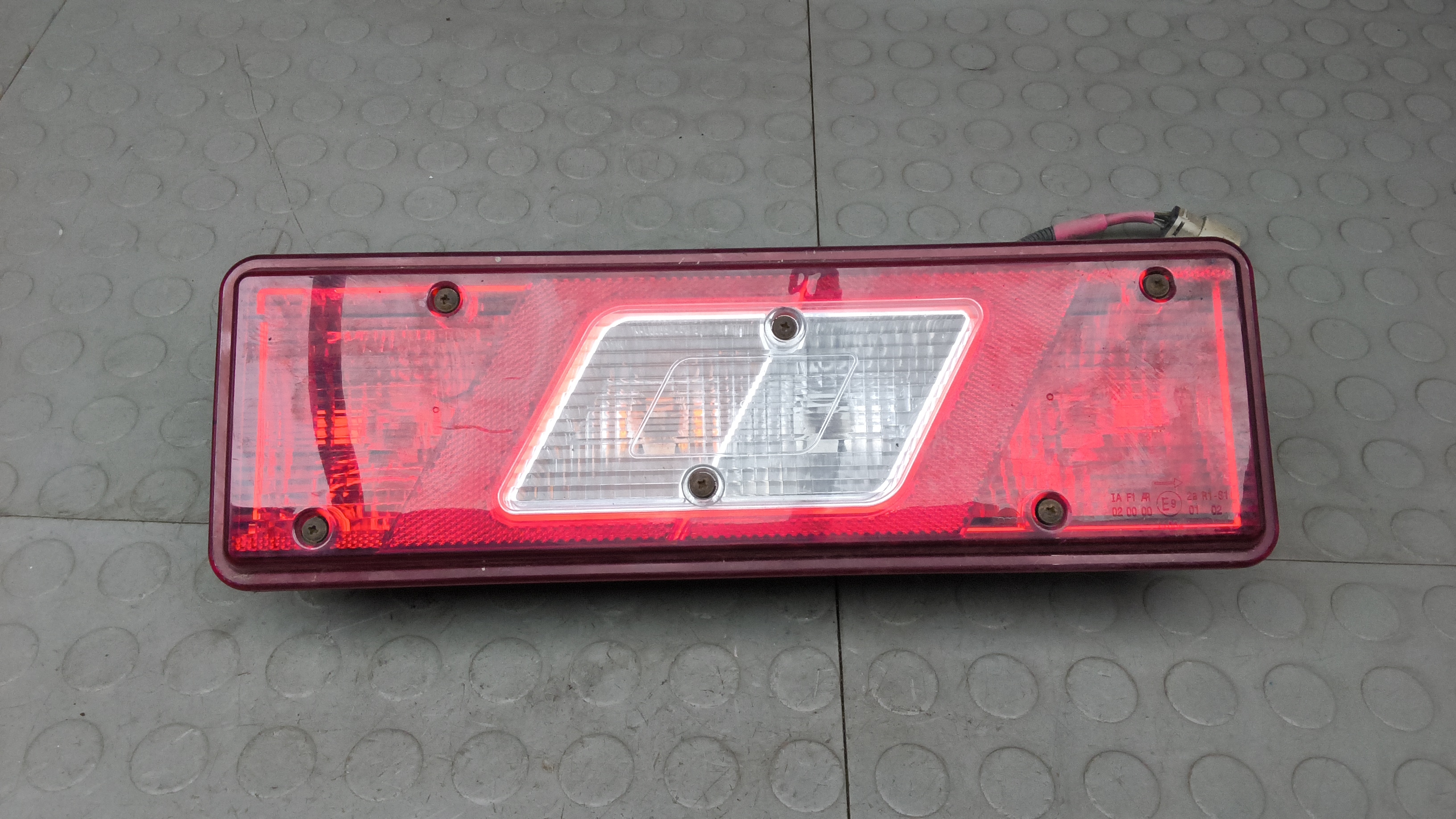 Фонарь задний правый Ford Transit 8