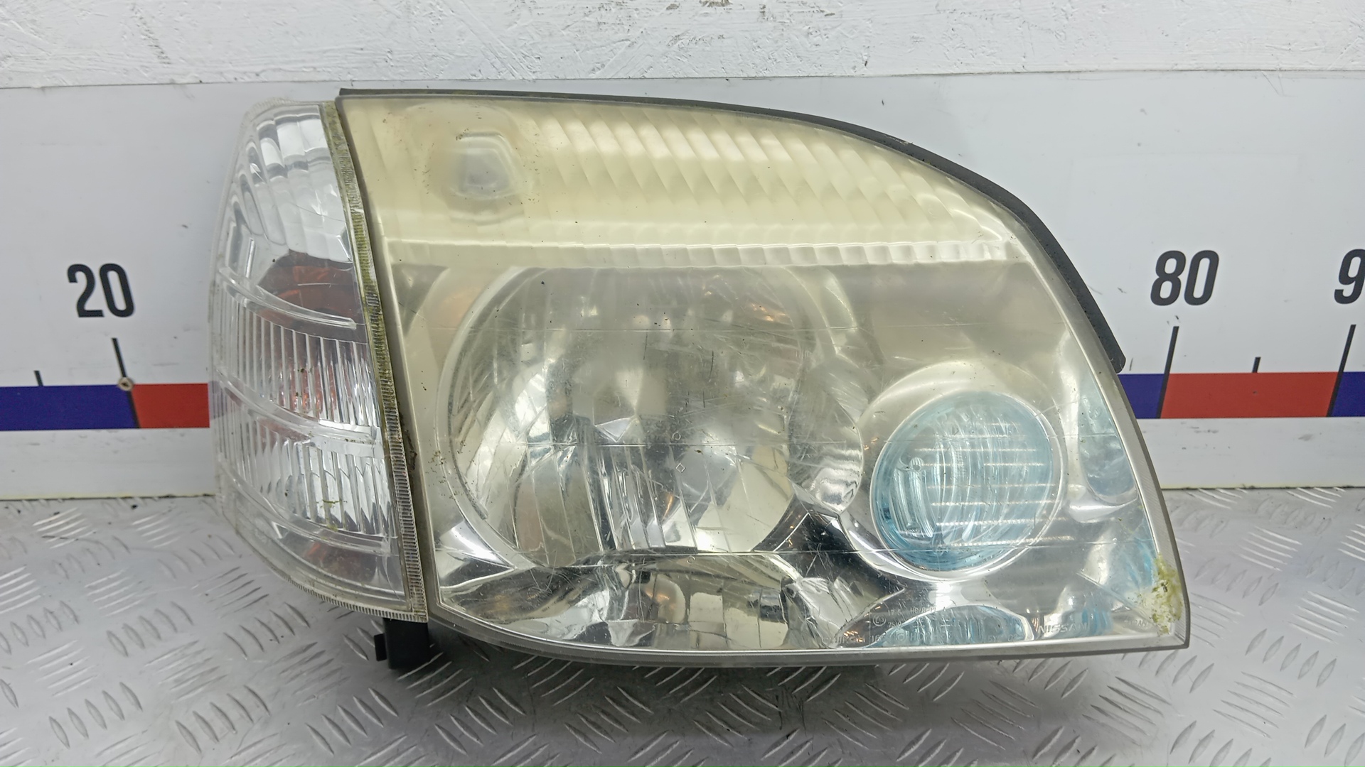 Фара правая Nissan X-Trail T30