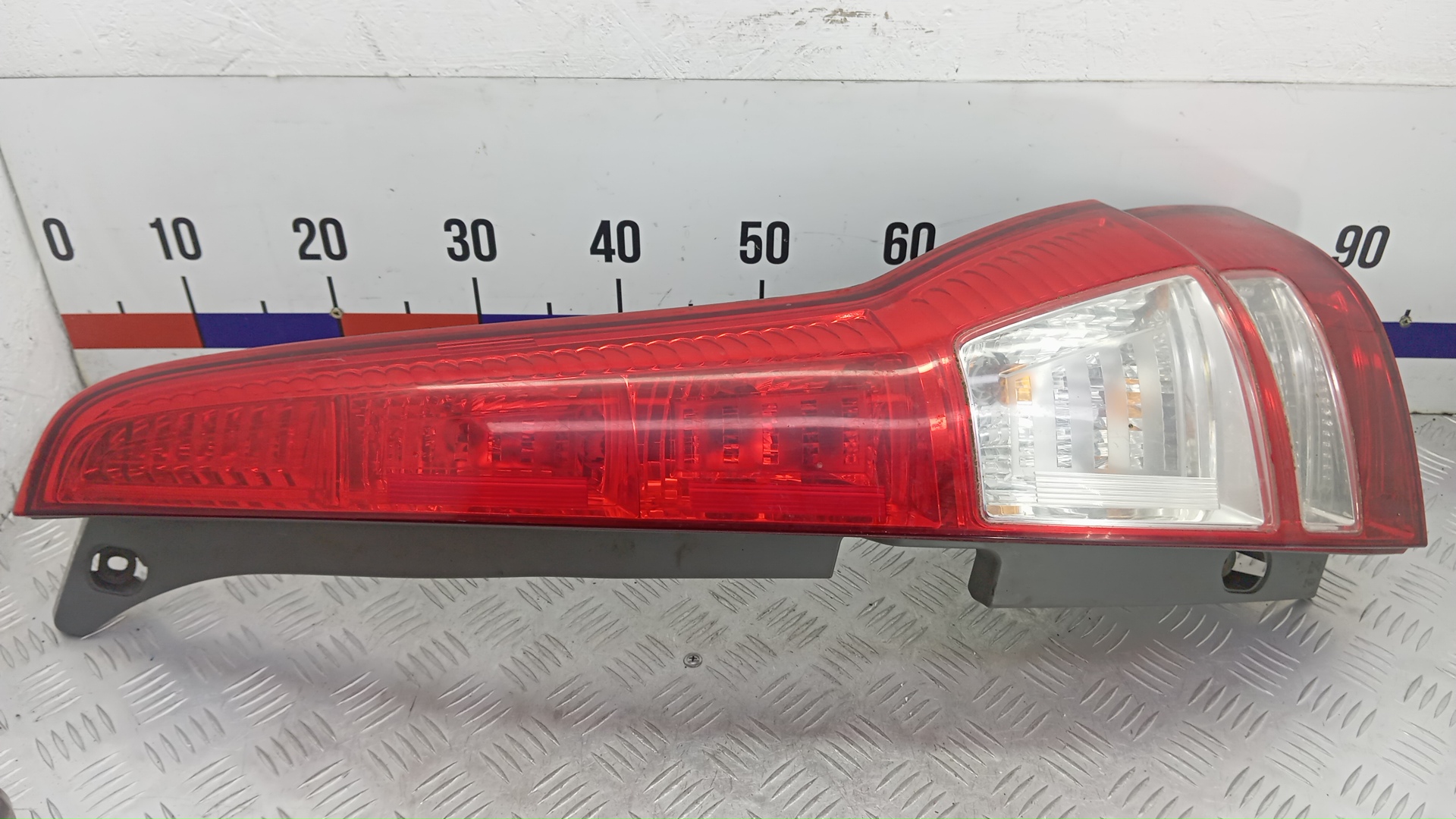 Фонарь задний правый Honda CR-V 3